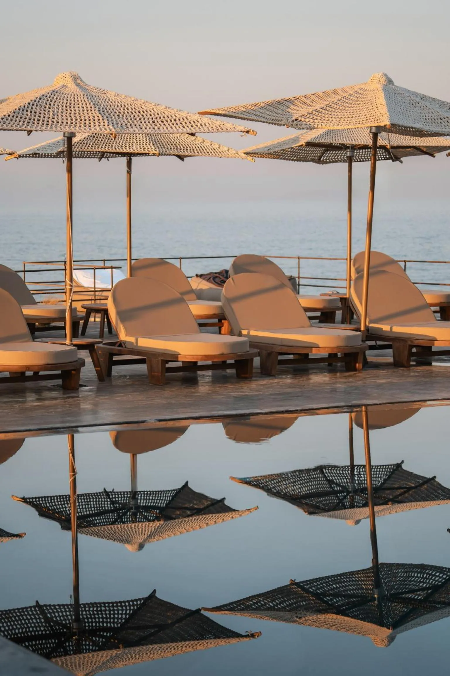 Swimming pool in Colombos Beachfront