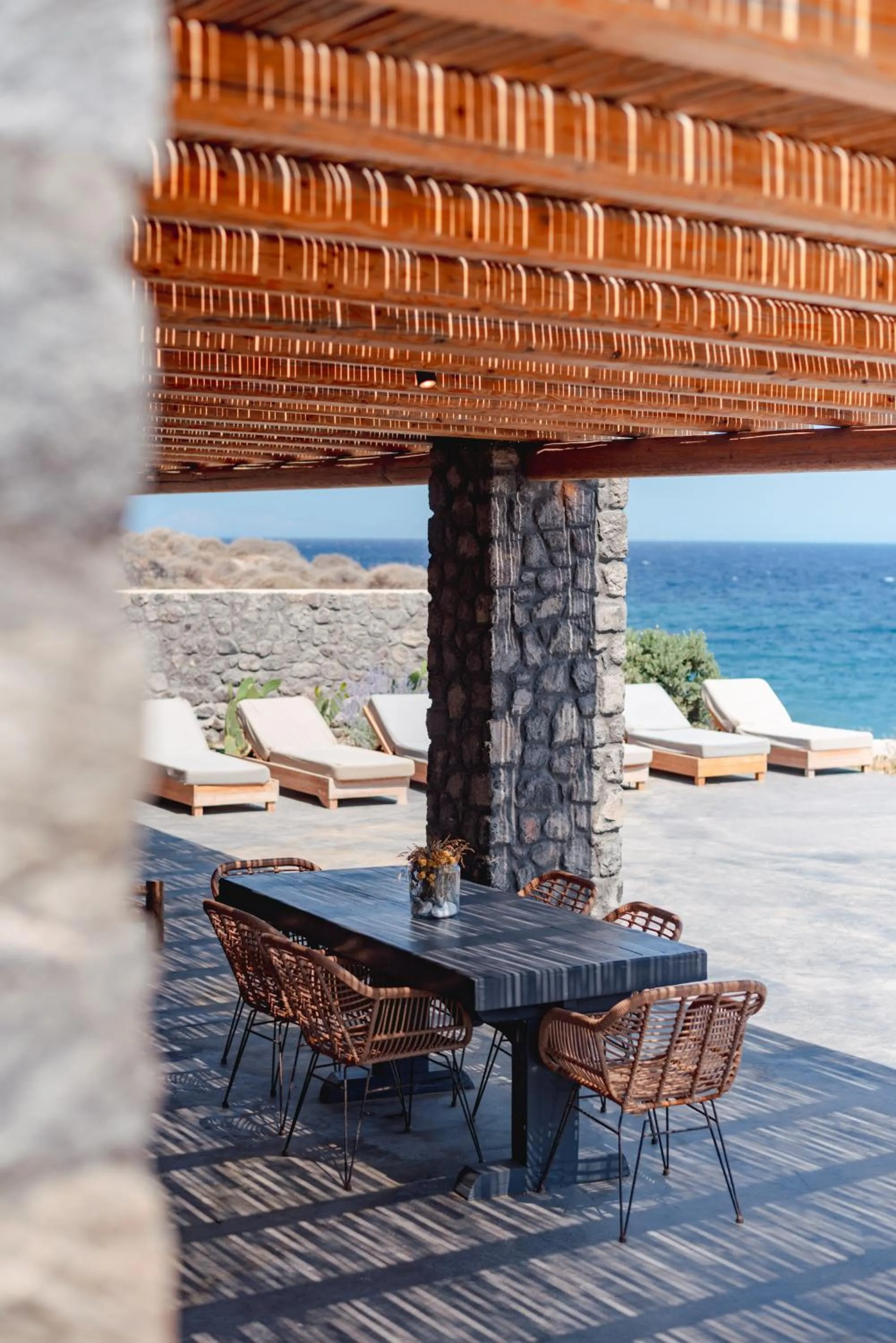 Swimming pool in Colombos Beachfront