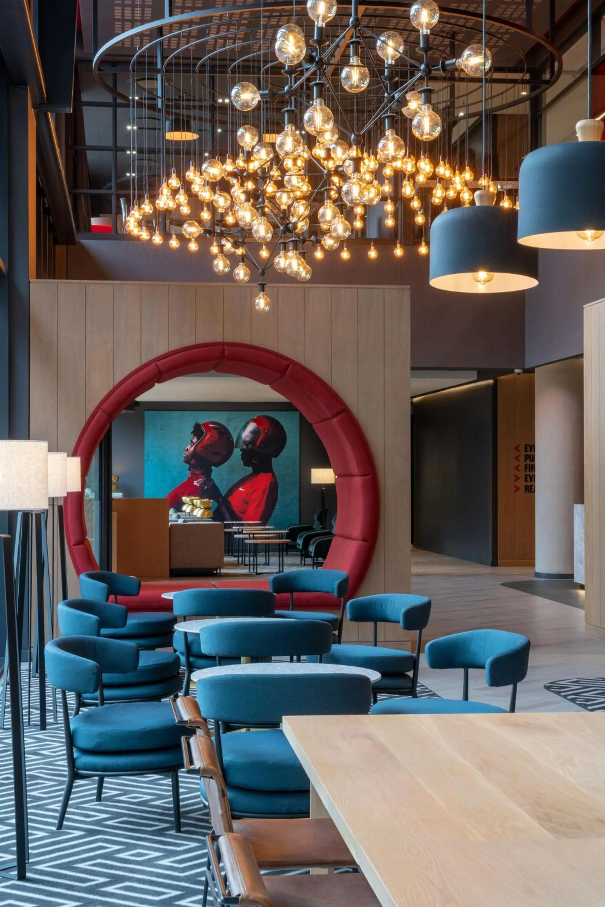 Restaurant/places to eat in Radisson RED Hotel Johannesburg Rosebank