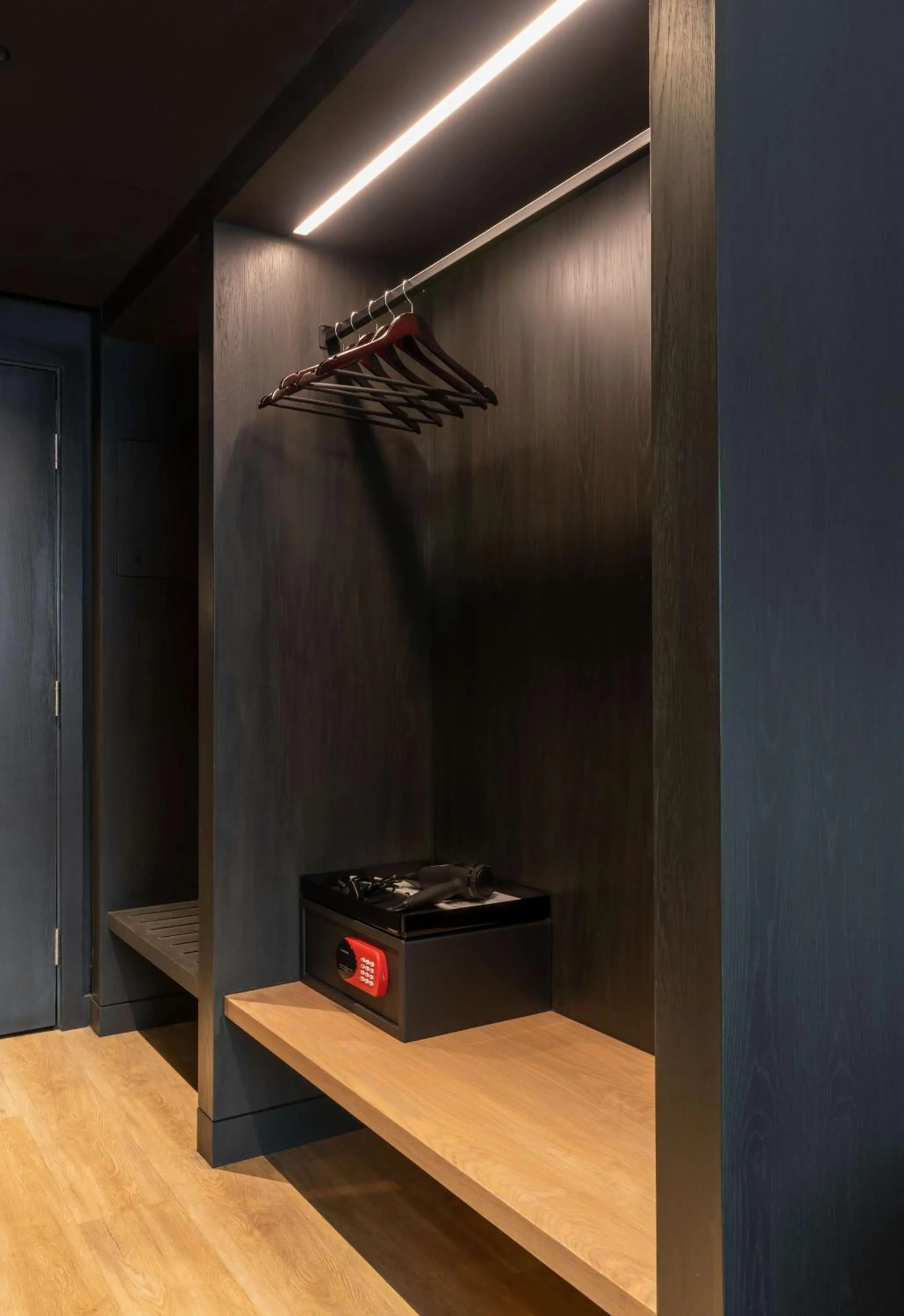 Photo of the whole room in Radisson RED Hotel Johannesburg Rosebank