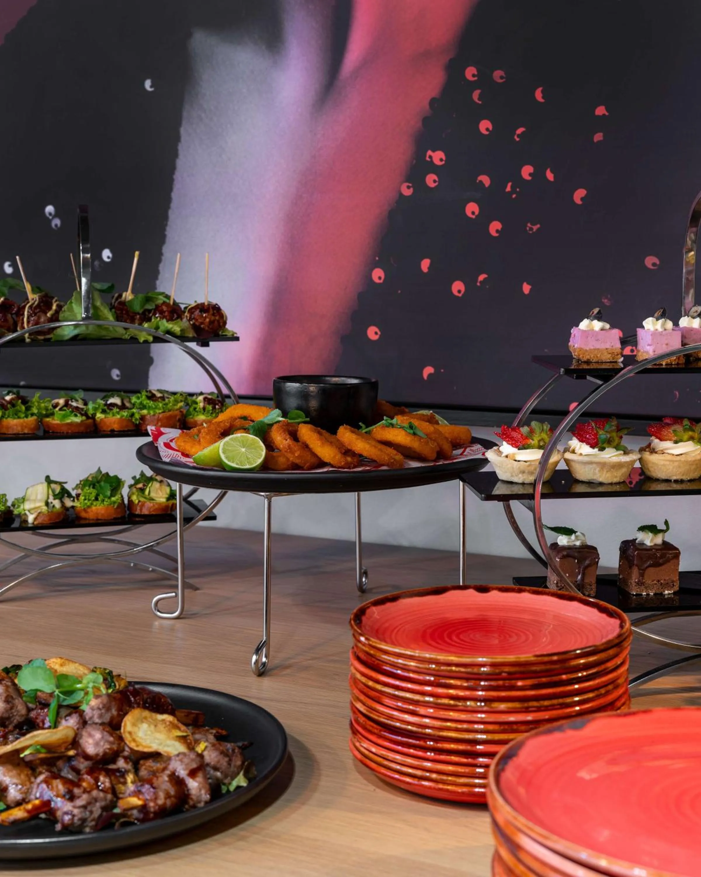 Lounge or bar in Radisson RED Hotel Johannesburg Rosebank