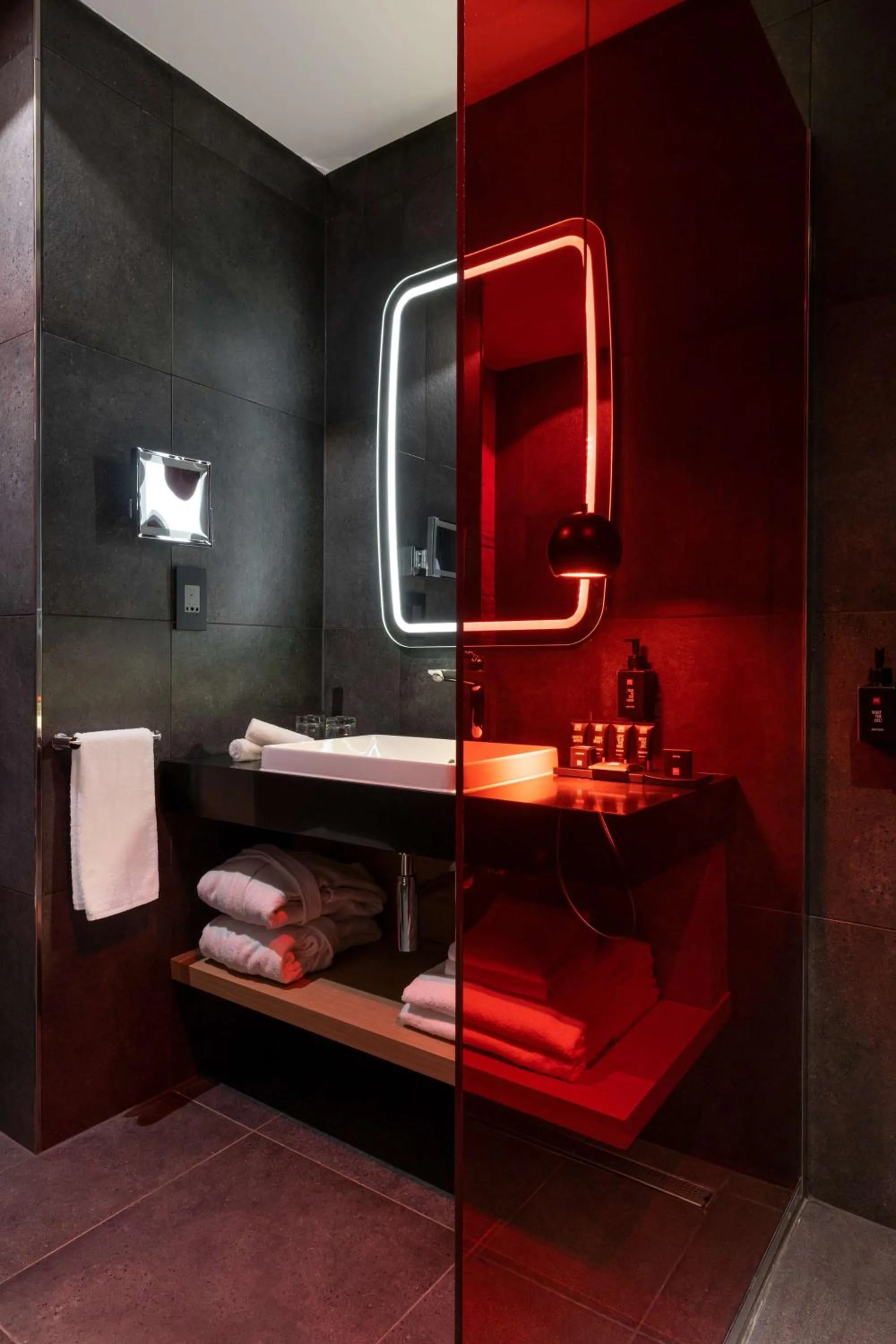 Shower in Radisson RED Hotel Johannesburg Rosebank