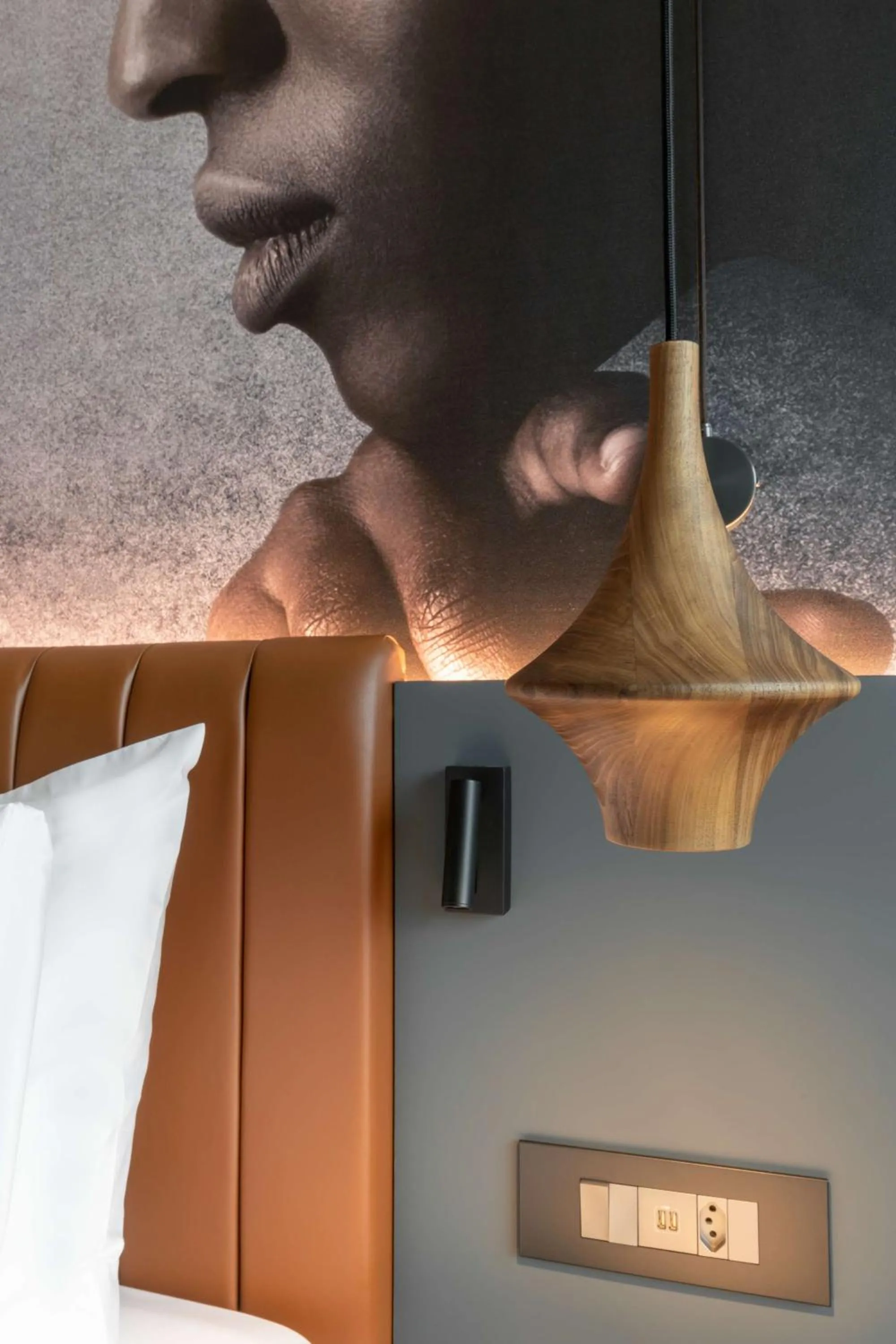 Photo of the whole room in Radisson RED Hotel Johannesburg Rosebank