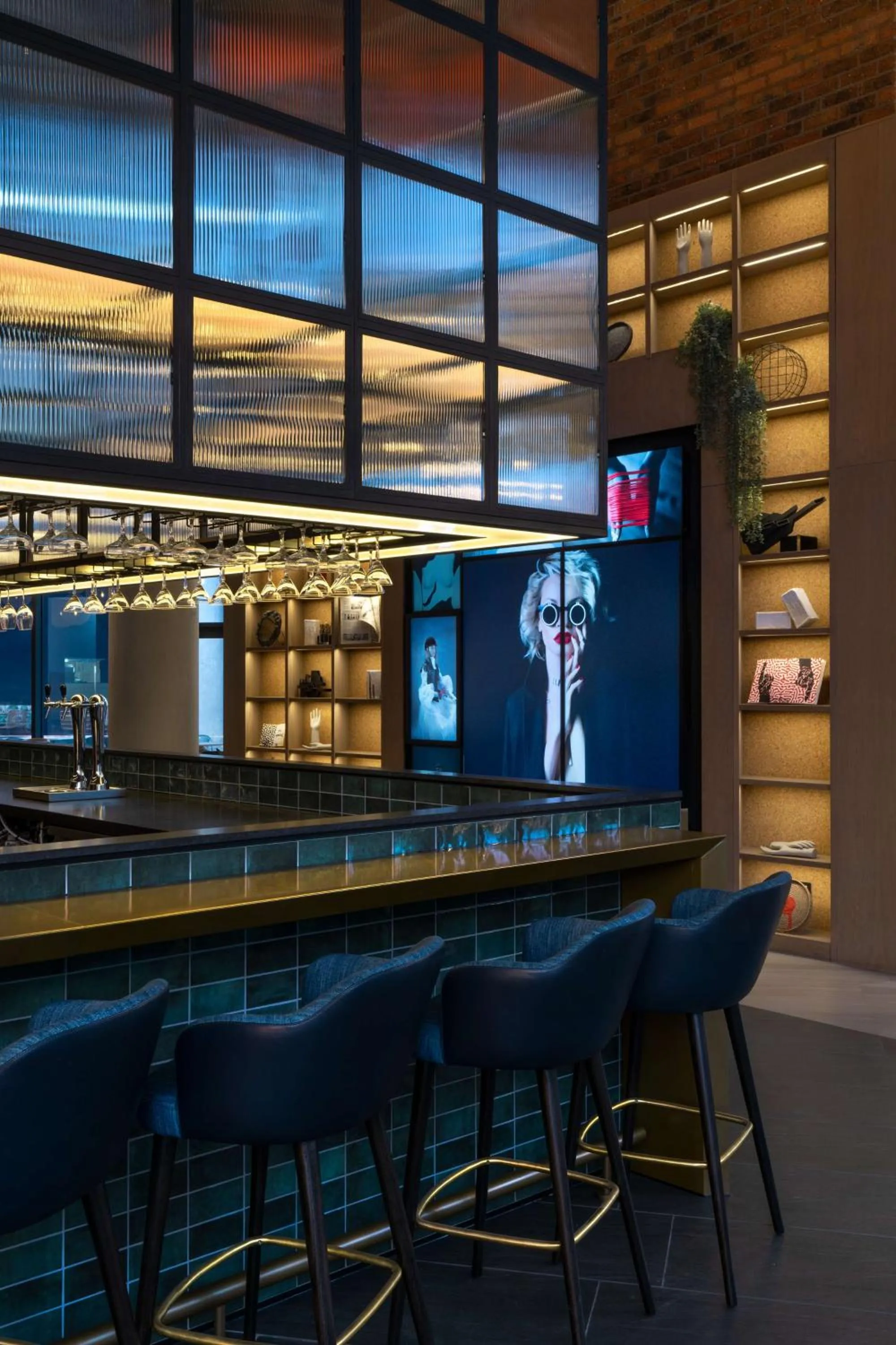 TV and multimedia in Radisson RED Hotel Johannesburg Rosebank