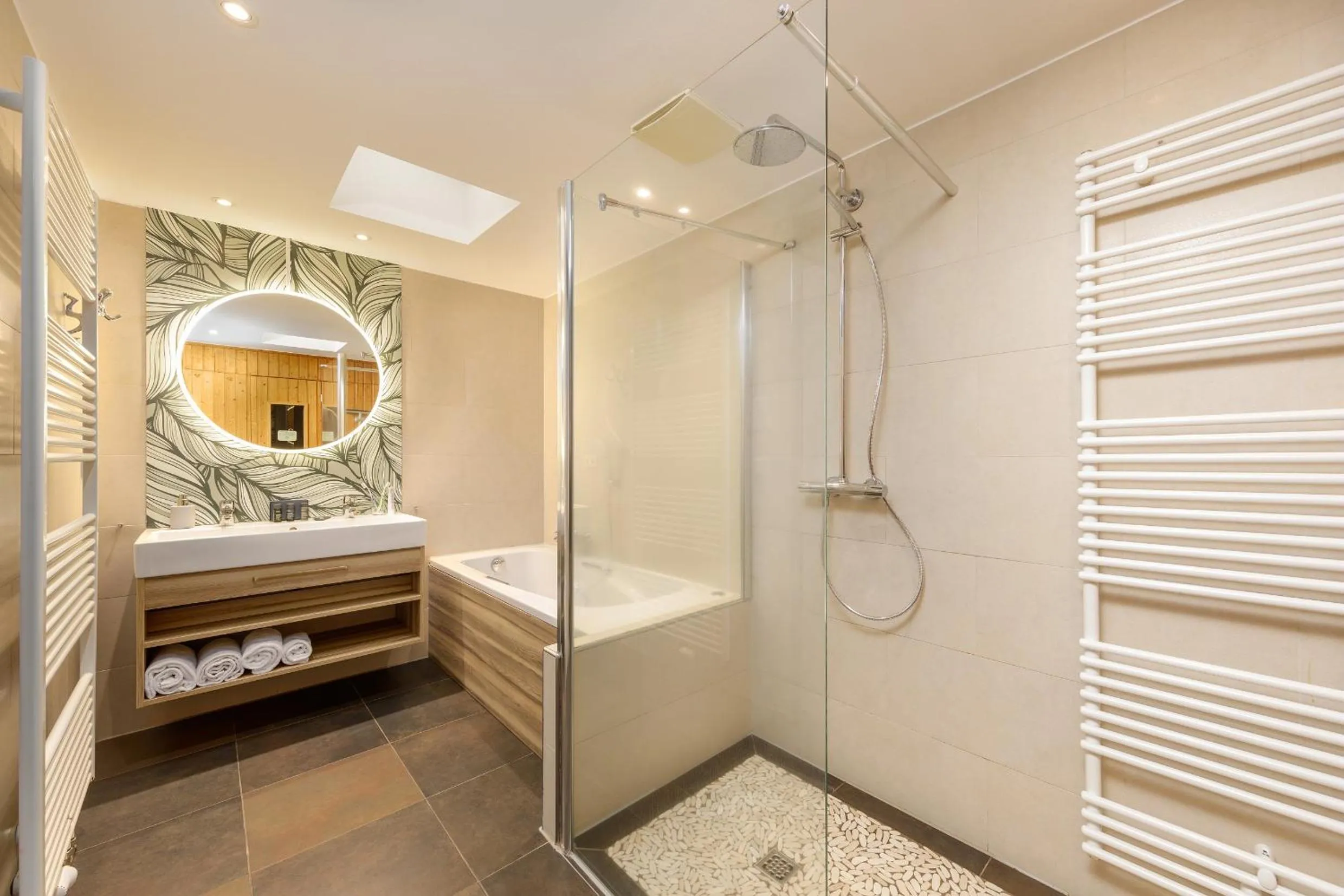 Bathroom, Bed in Center Parcs Bispinger Lüneburger Heide