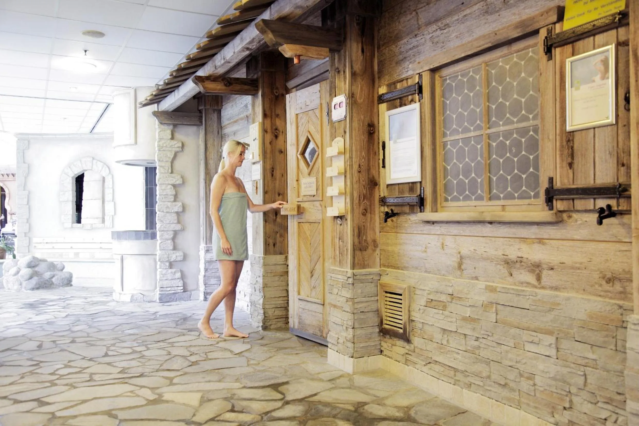 People in Center Parcs Bispinger Lüneburger Heide