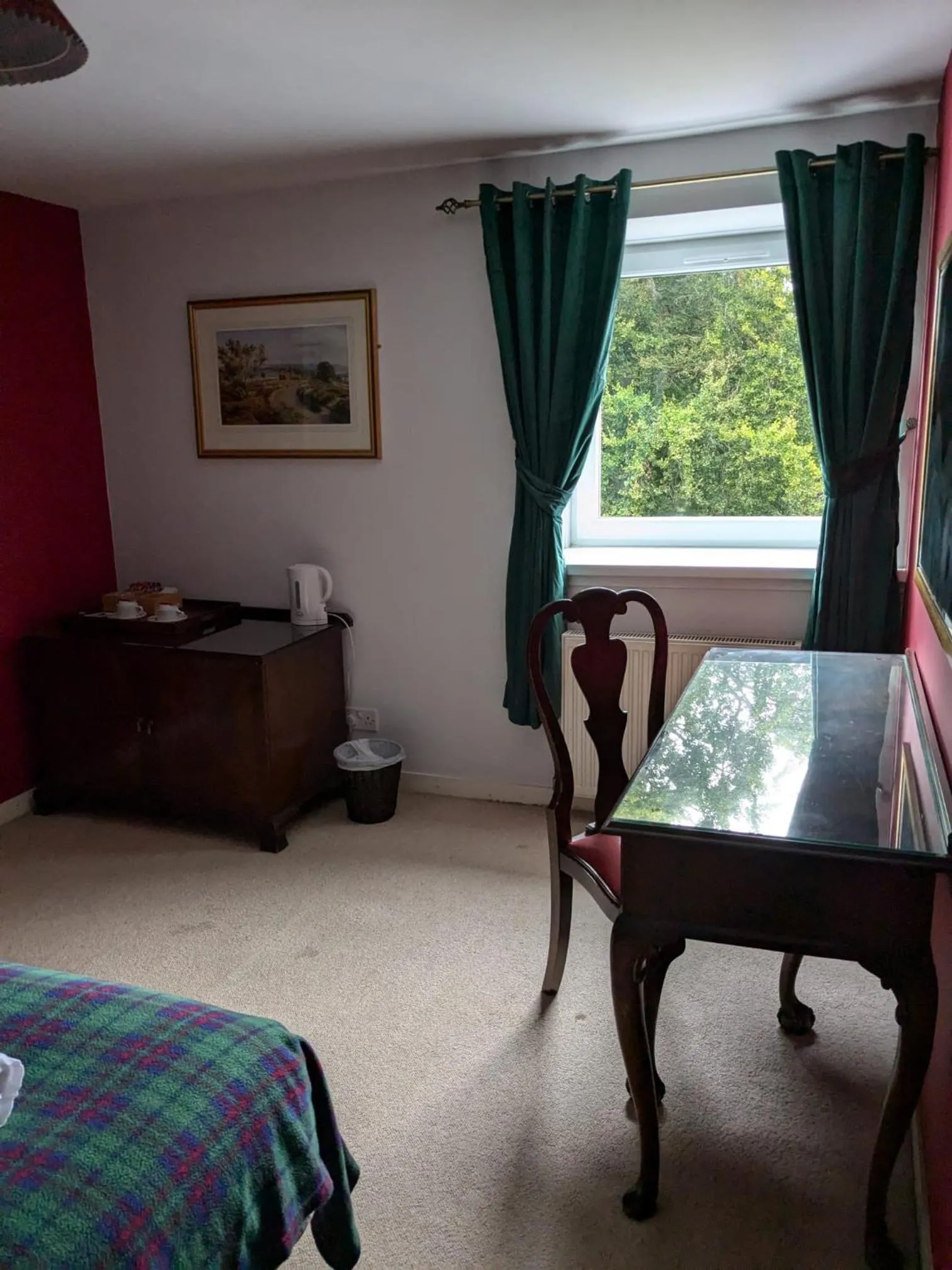 Bed in Bennachie Lodge Hotel in Kemnay