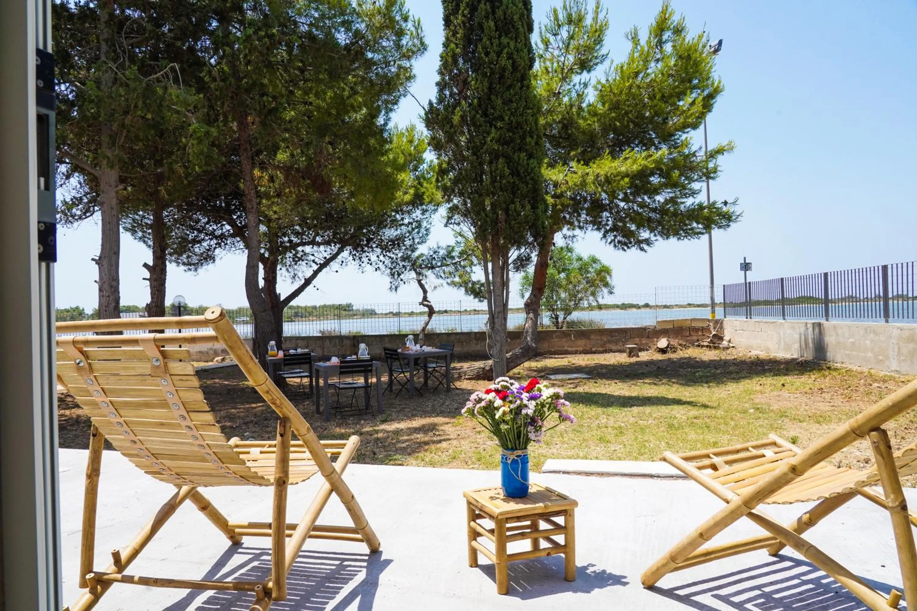 Garden view in B&B La Penisola