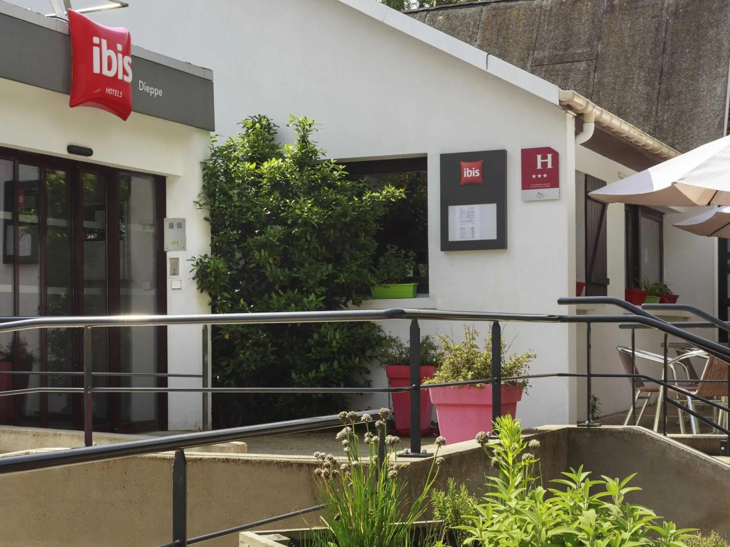 Property building in ibis Dieppe Le Val Druel Property building in ibis Dieppe Le Val Druel
