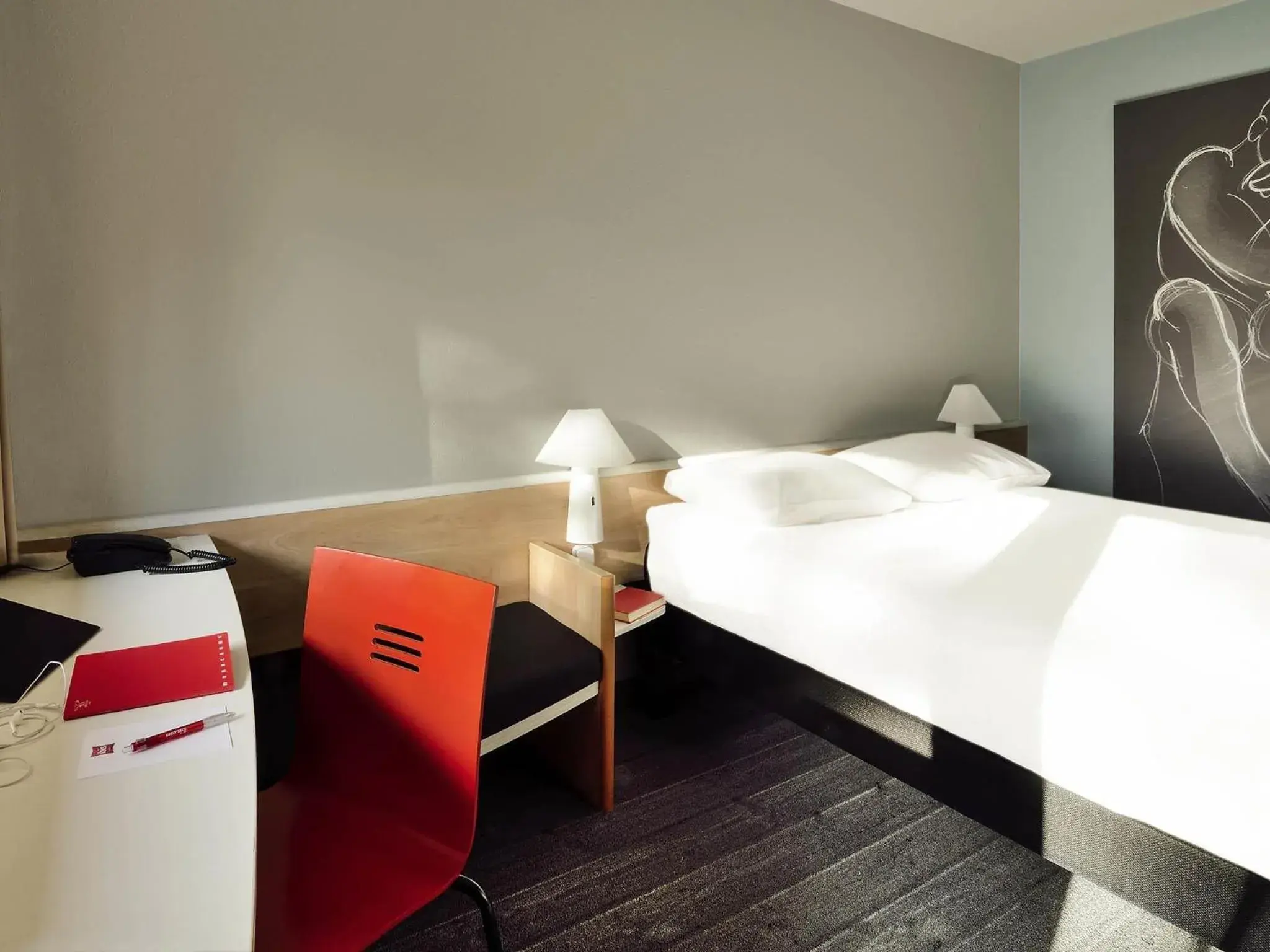 Property building, Bed in ibis Dieppe Le Val Druel Property building, Bed in ibis Dieppe Le Val Druel