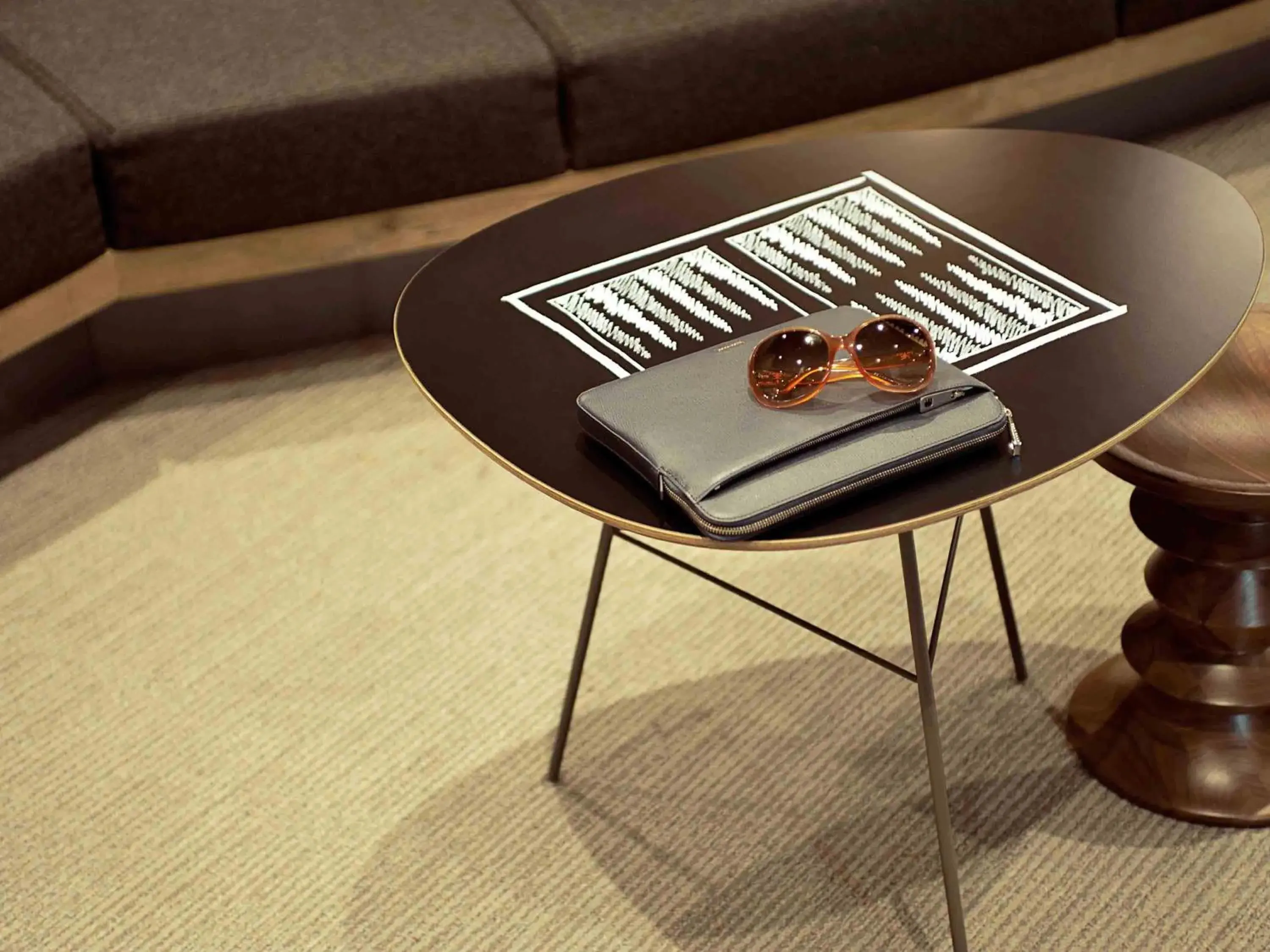 Lounge or bar in ibis Dieppe Le Val Druel Lounge or bar in ibis Dieppe Le Val Druel