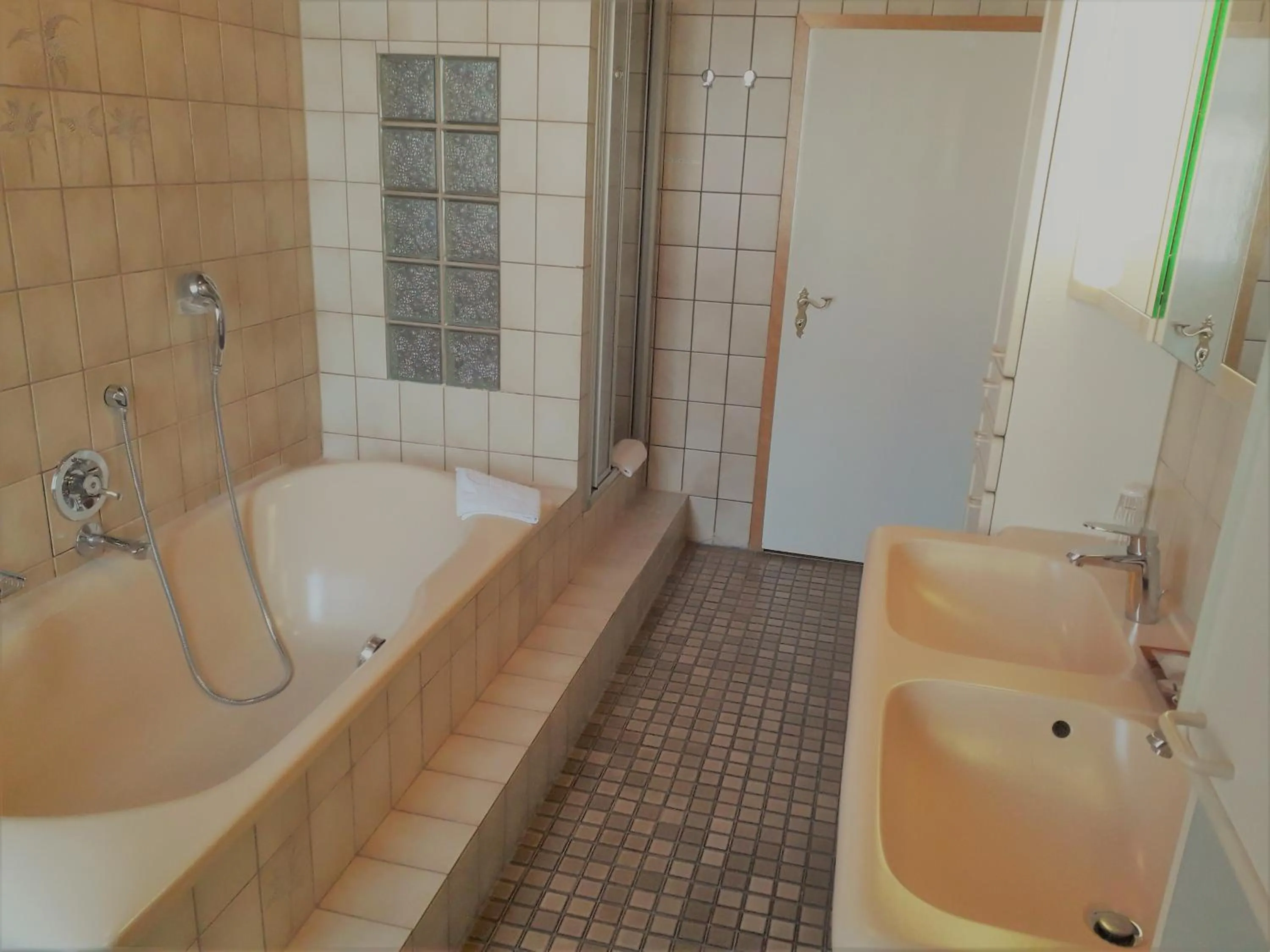 Shower in Deutsches Haus Munster