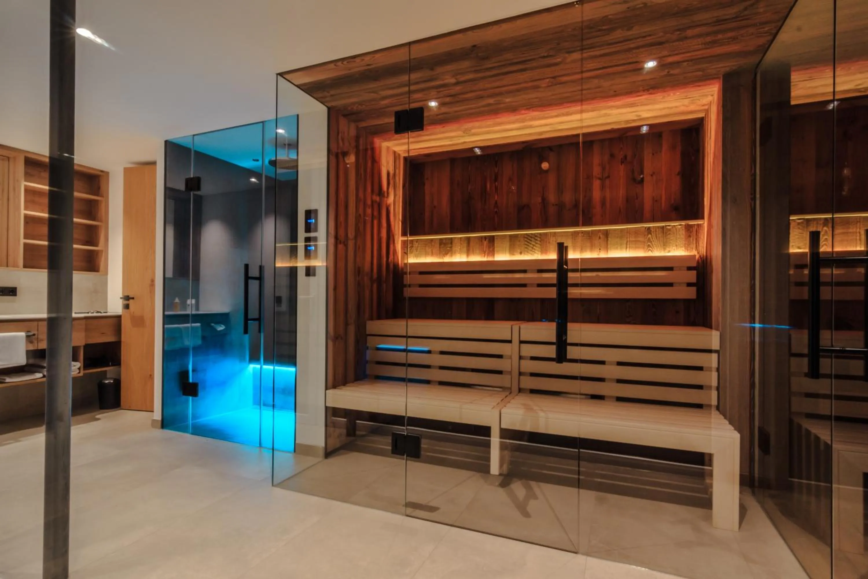 Sauna in Wirthshof Hotel & Chalets