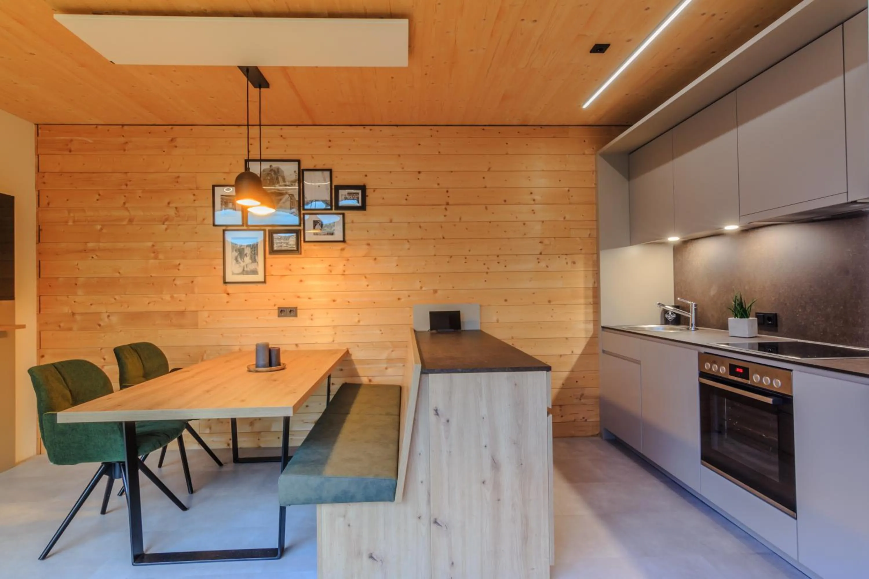 kitchen in Wirthshof Hotel & Chalets