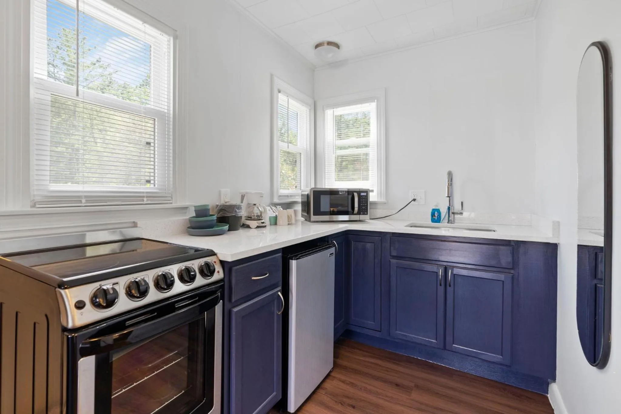 Kitchen or kitchenette in Wagon Wheel Motel