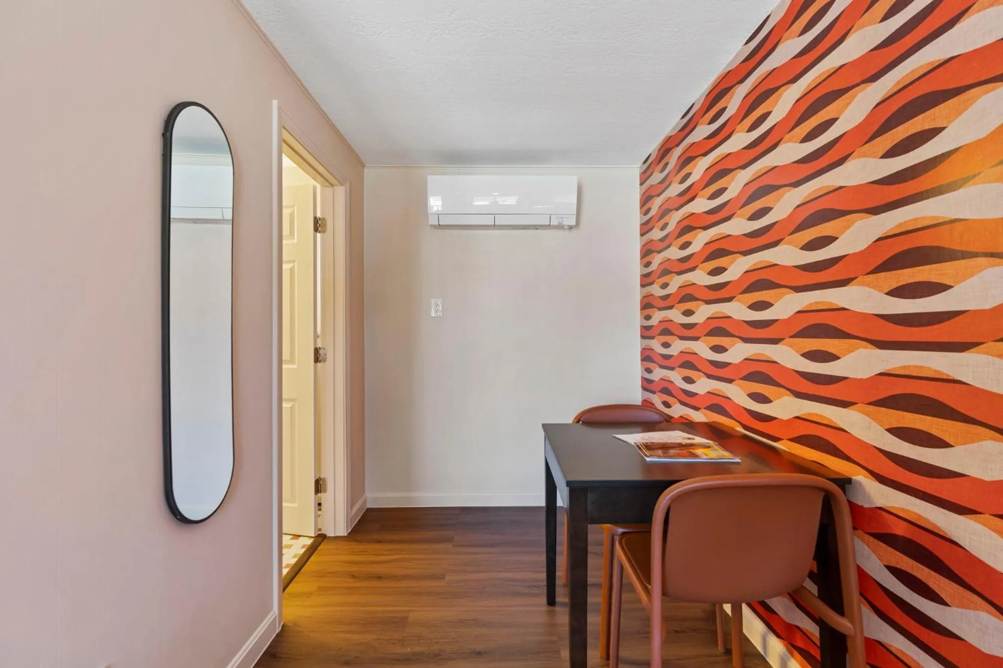 Seating area in Wagon Wheel Motel