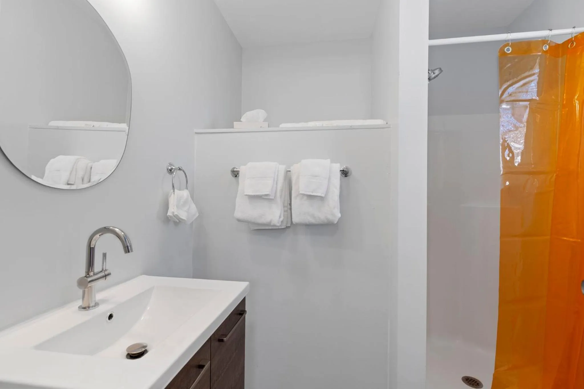 Shower in Wagon Wheel Motel