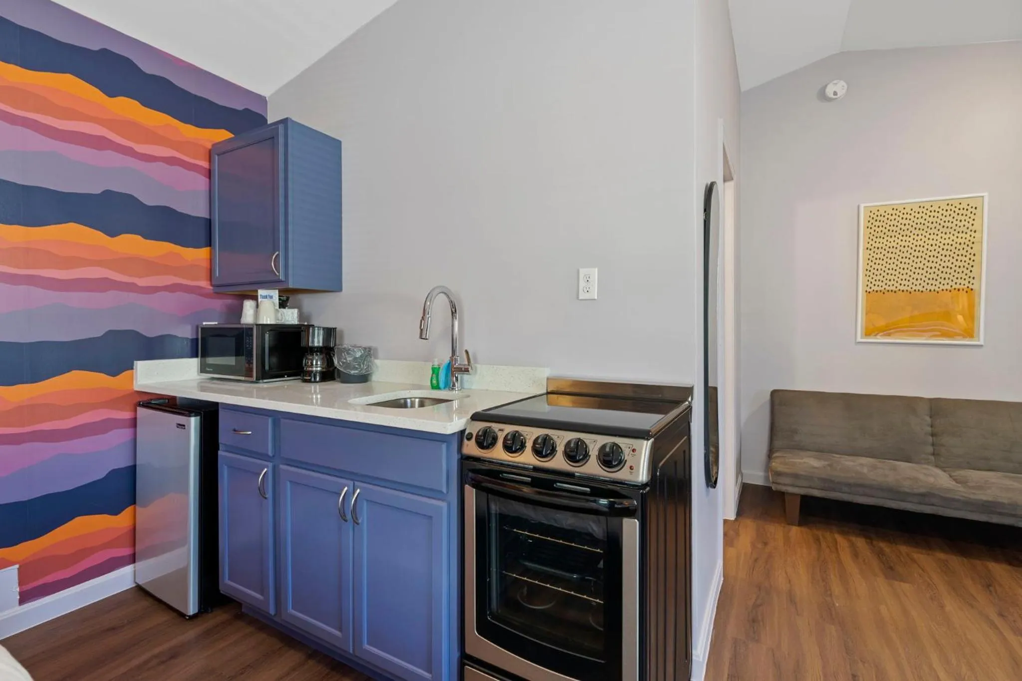 Kitchen or kitchenette in Wagon Wheel Motel