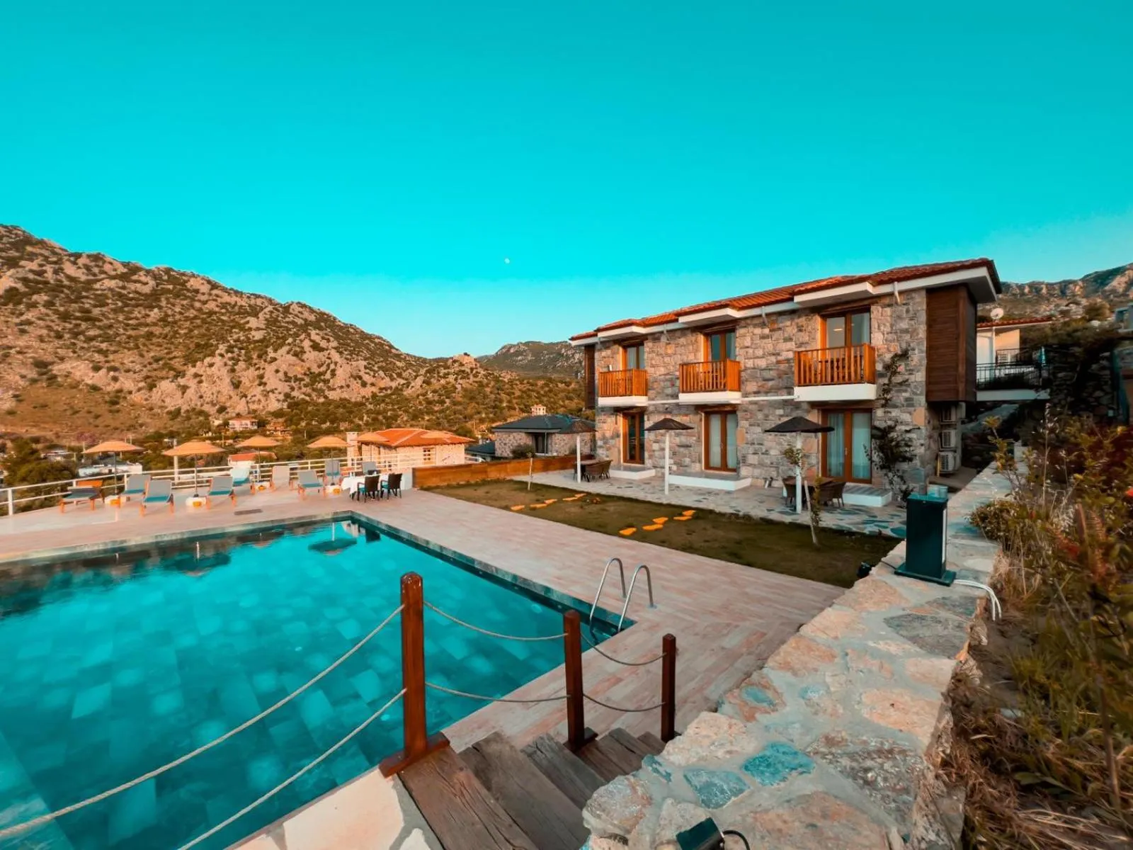 Property building in Alice Tatil Evi OTEL