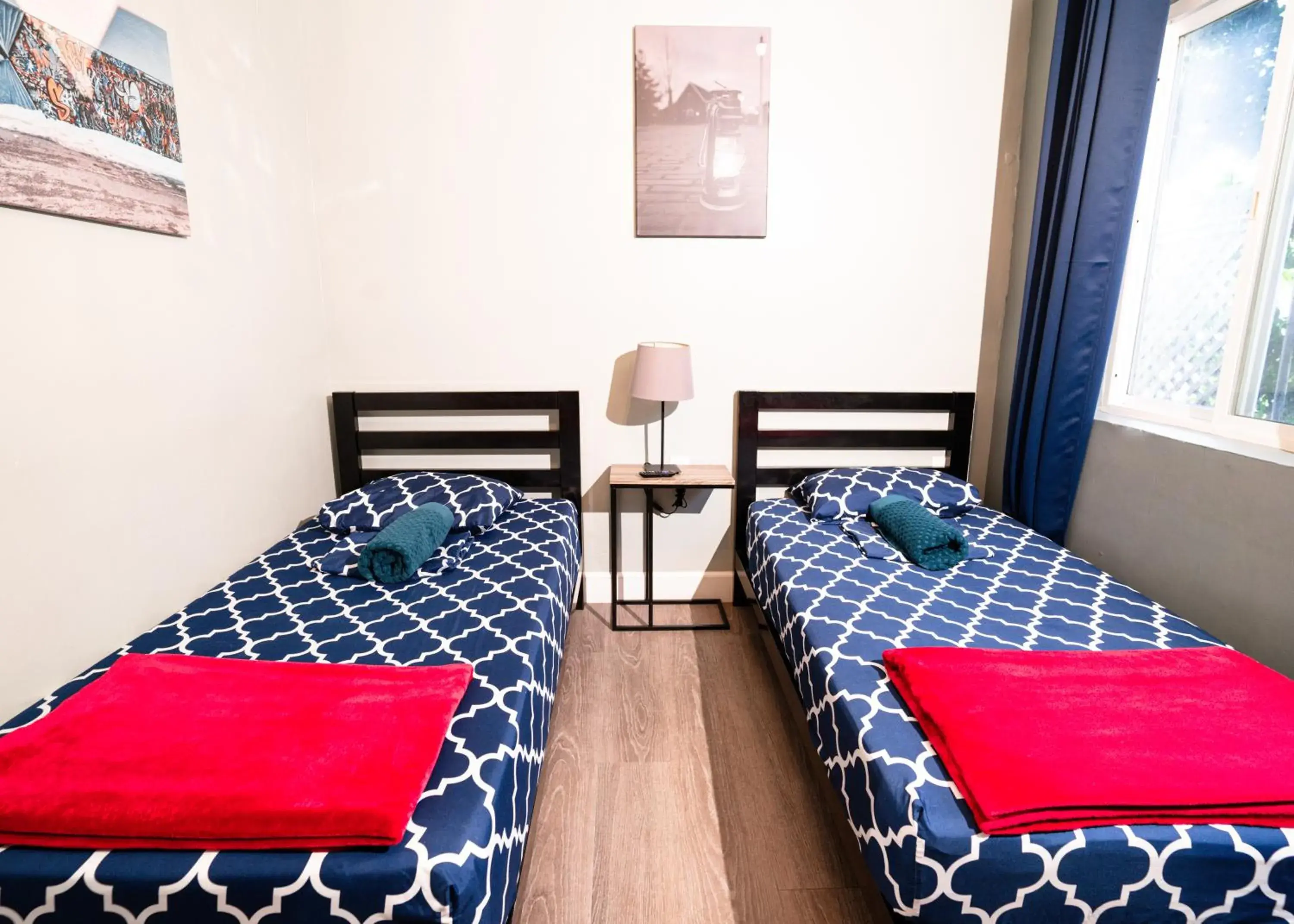 Superior Double or Twin Room - single occupancy in California Dreams Hostel - Ocean Beach Superior Double or Twin Room - single occupancy in California Dreams Hostel - Ocean Beach