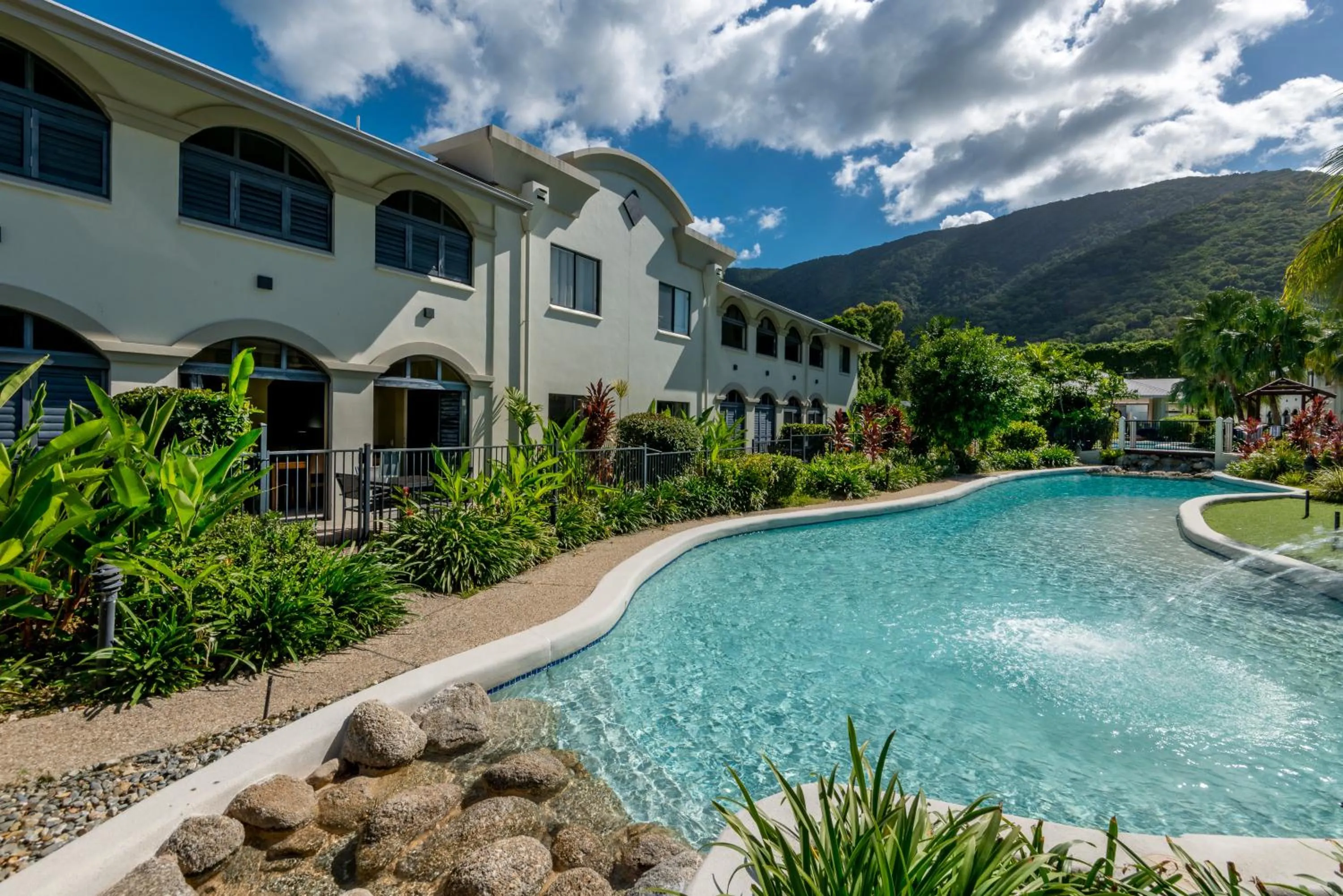 Privately Managed Apartments in Mango Resort Palm Cove