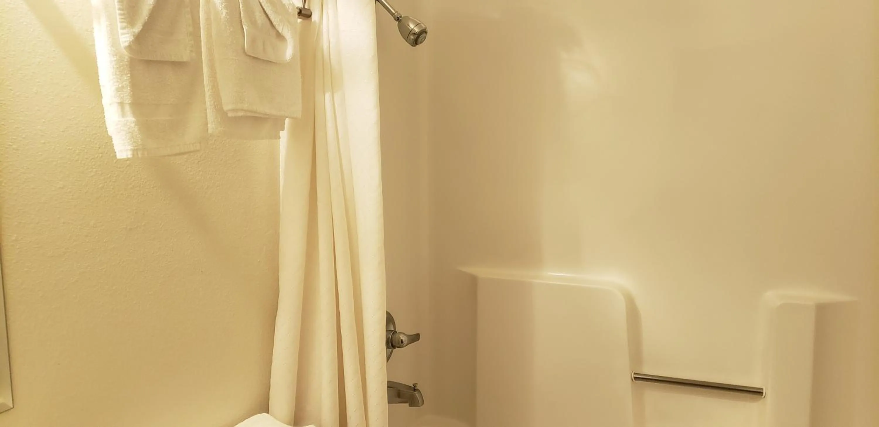 Bathroom in STAY INN Burlington