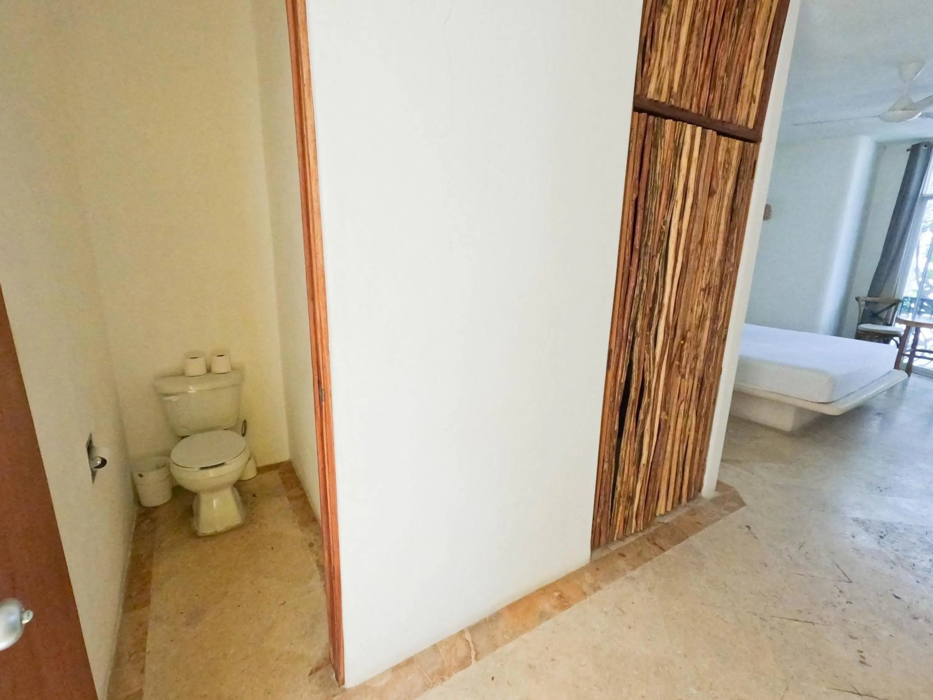 Toilet in Tesoro Escondido