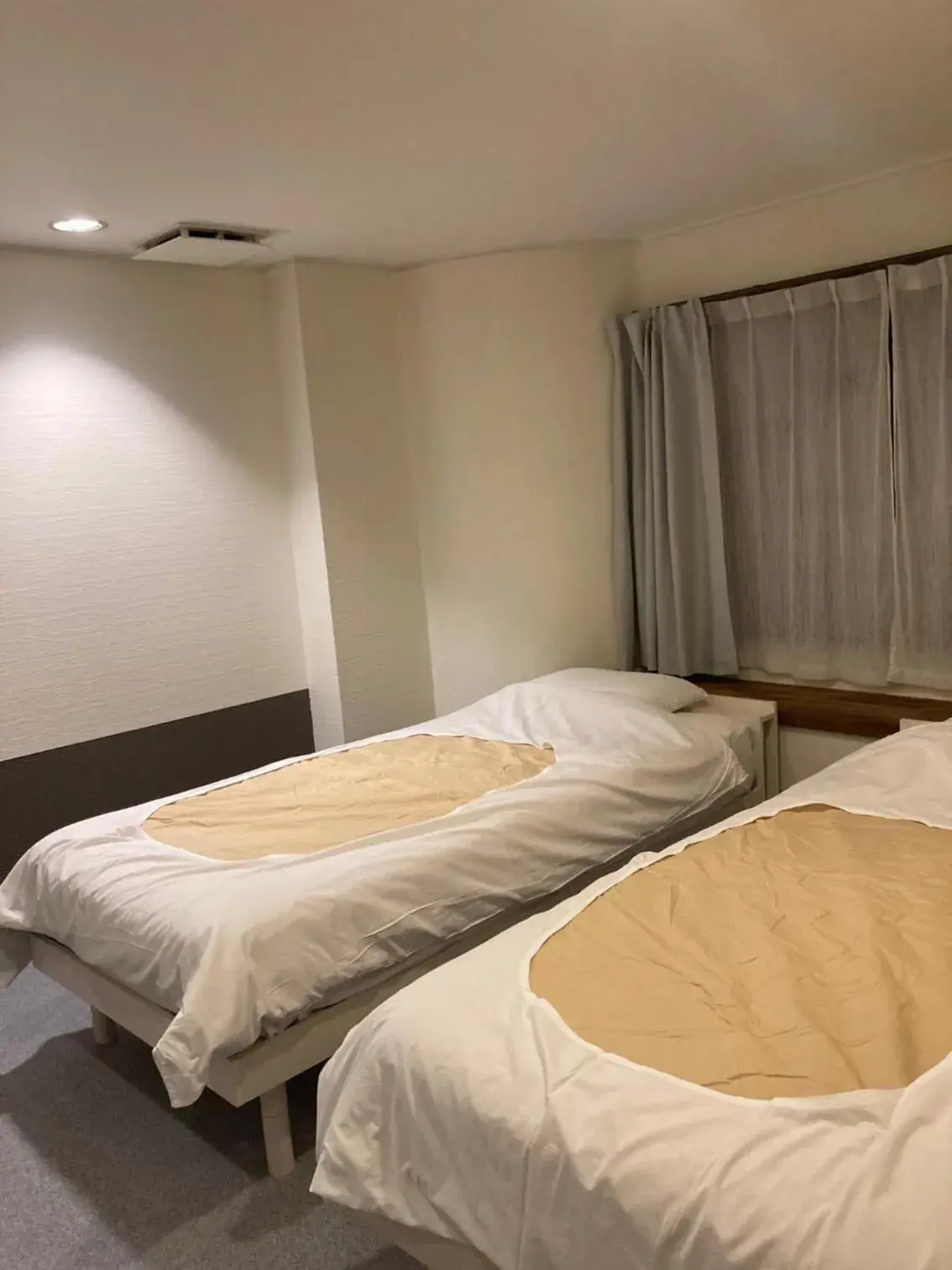 Twin Room - single occupancy in J-Hoppers Beppu Guesthouse ジェイホッパーズ別府ゲストハウス Twin Room - single occupancy in J-Hoppers Beppu Guesthouse ジェイホッパーズ別府ゲストハウス