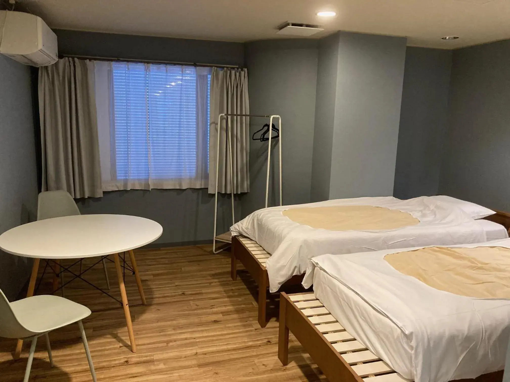 Twin Room - single occupancy in J-Hoppers Beppu Guesthouse ジェイホッパーズ別府ゲストハウス Twin Room - single occupancy in J-Hoppers Beppu Guesthouse ジェイホッパーズ別府ゲストハウス