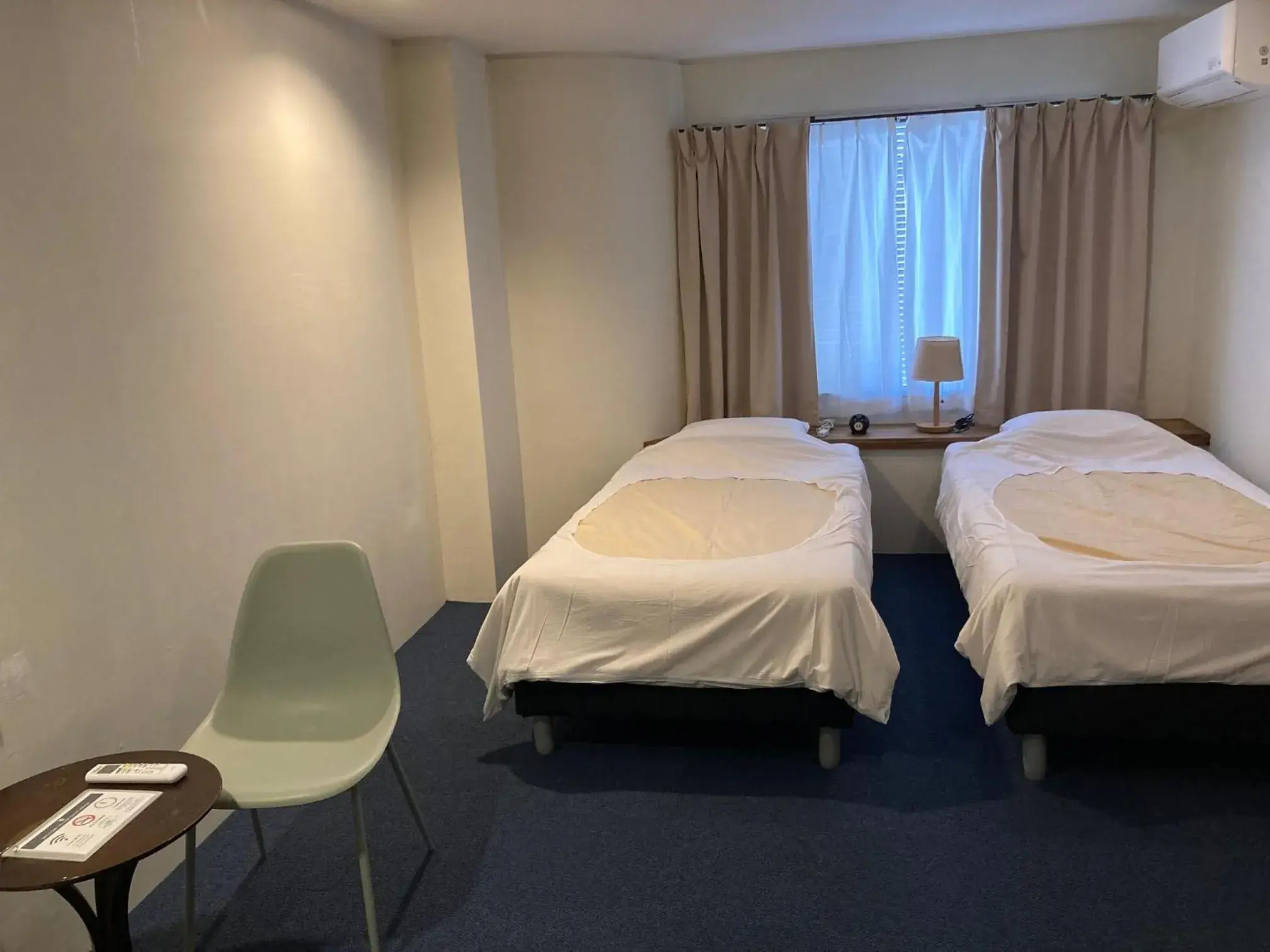 Twin Room - single occupancy in J-Hoppers Beppu Guesthouse ジェイホッパーズ別府ゲストハウス Twin Room - single occupancy in J-Hoppers Beppu Guesthouse ジェイホッパーズ別府ゲストハウス