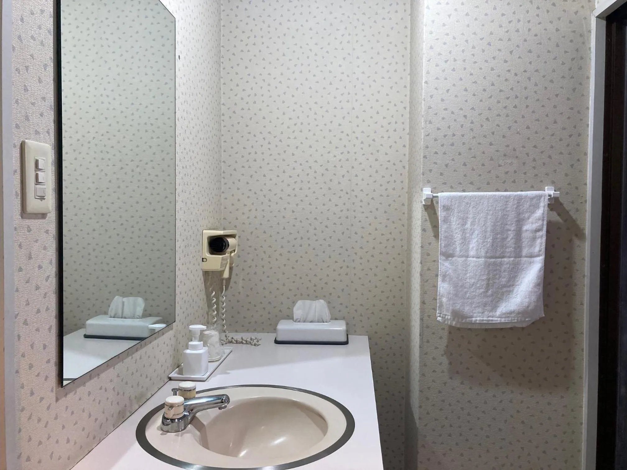 Bathroom in J-Hoppers Beppu Guesthouse ジェイホッパーズ別府ゲストハウス