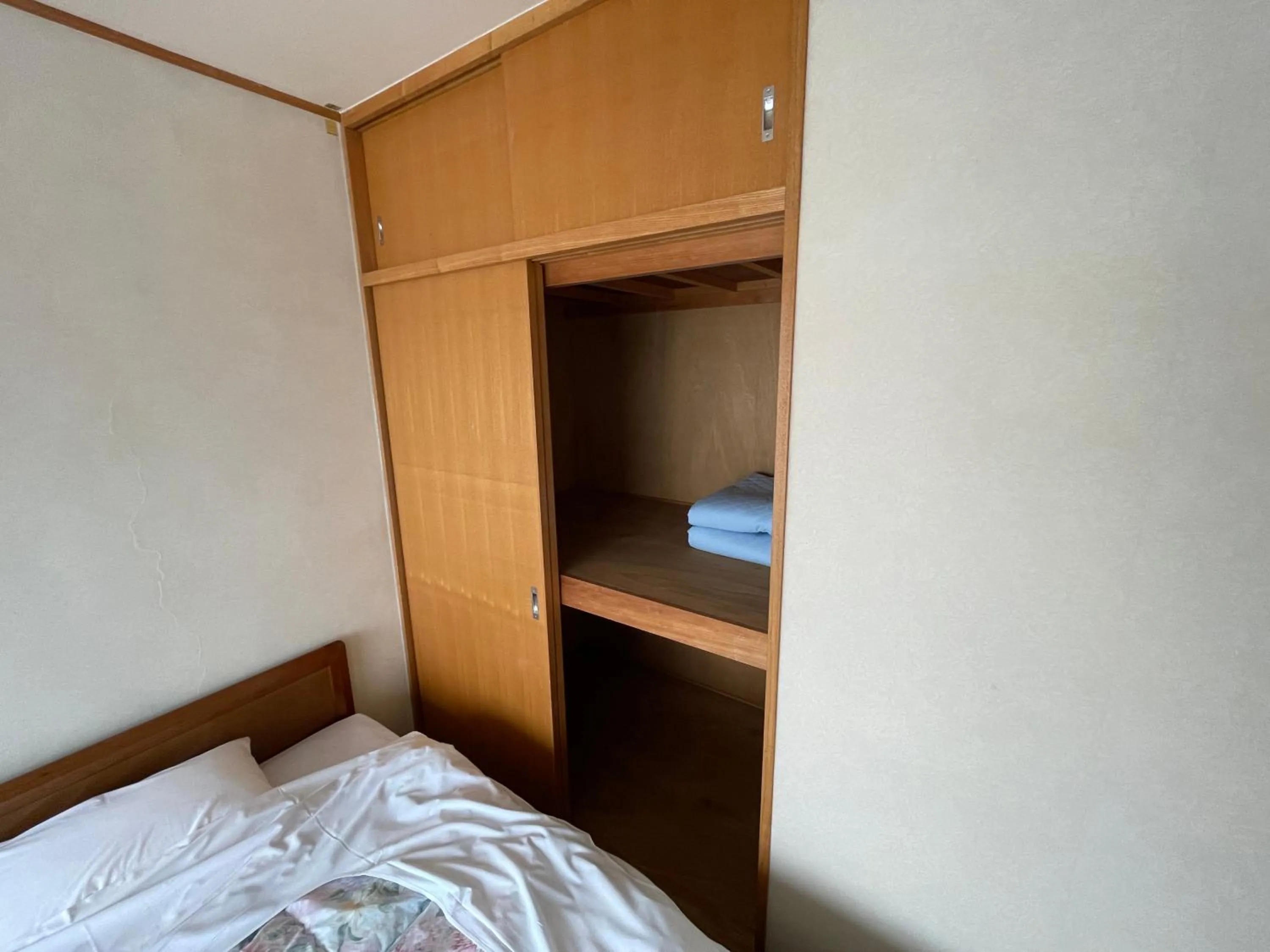 Bed in Marina Hotel Kaikuu