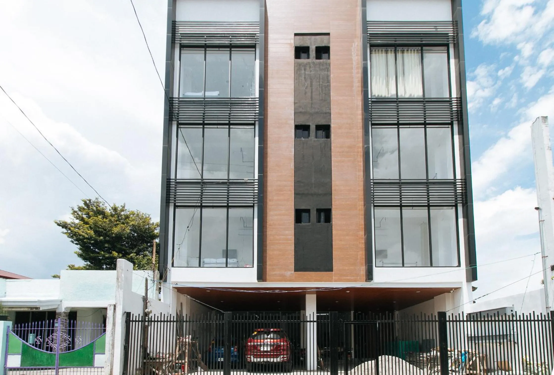 Property building in RedDoorz at Good 101 Paranaque