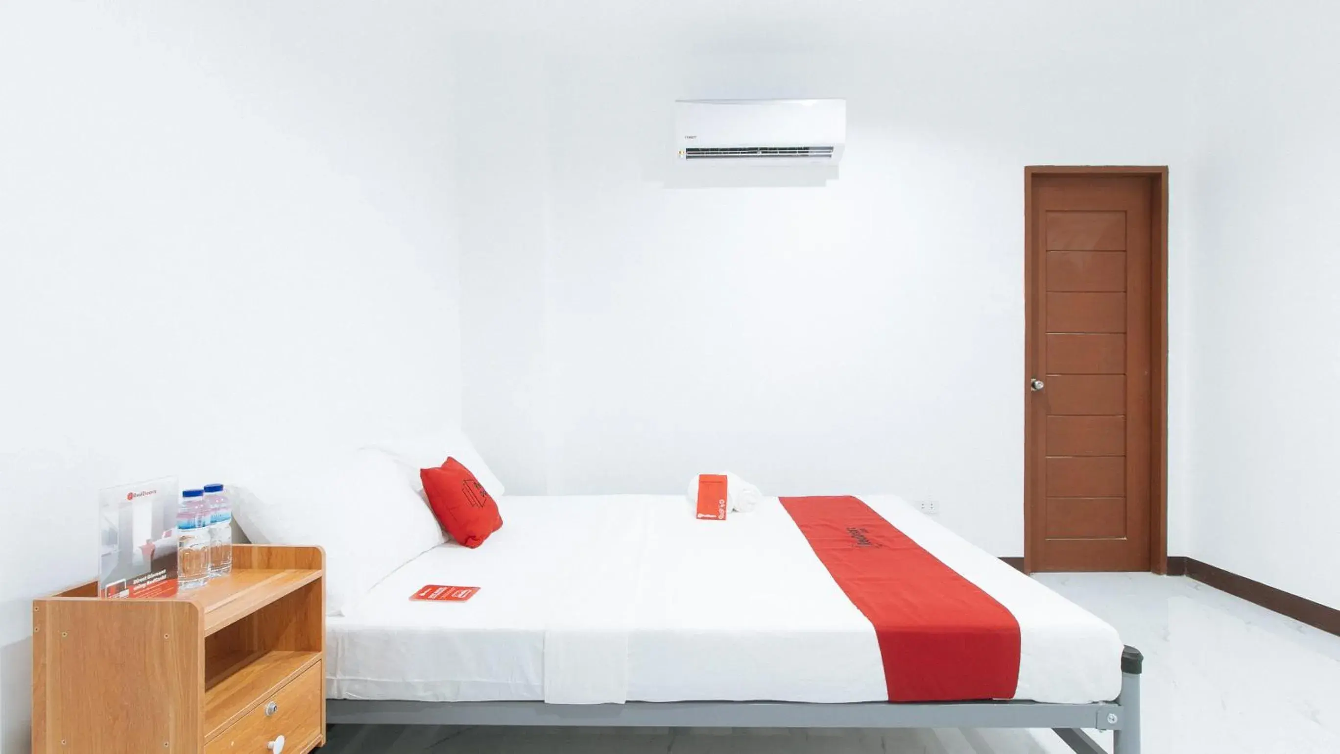 Bedroom, Bed in RedDoorz at Good 101 Paranaque Bedroom, Bed in RedDoorz at Good 101 Paranaque