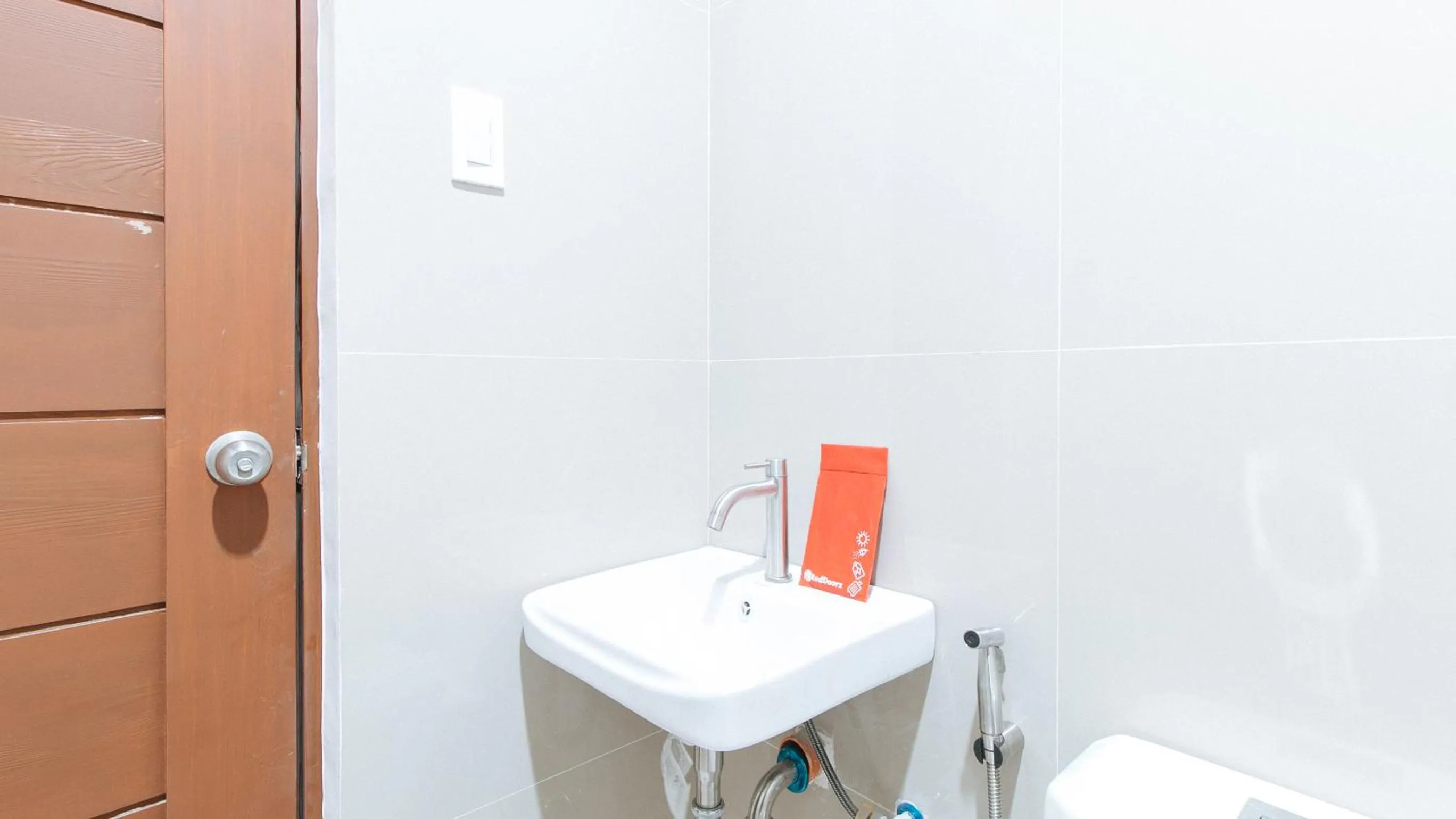 Bathroom in RedDoorz at Good 101 Paranaque