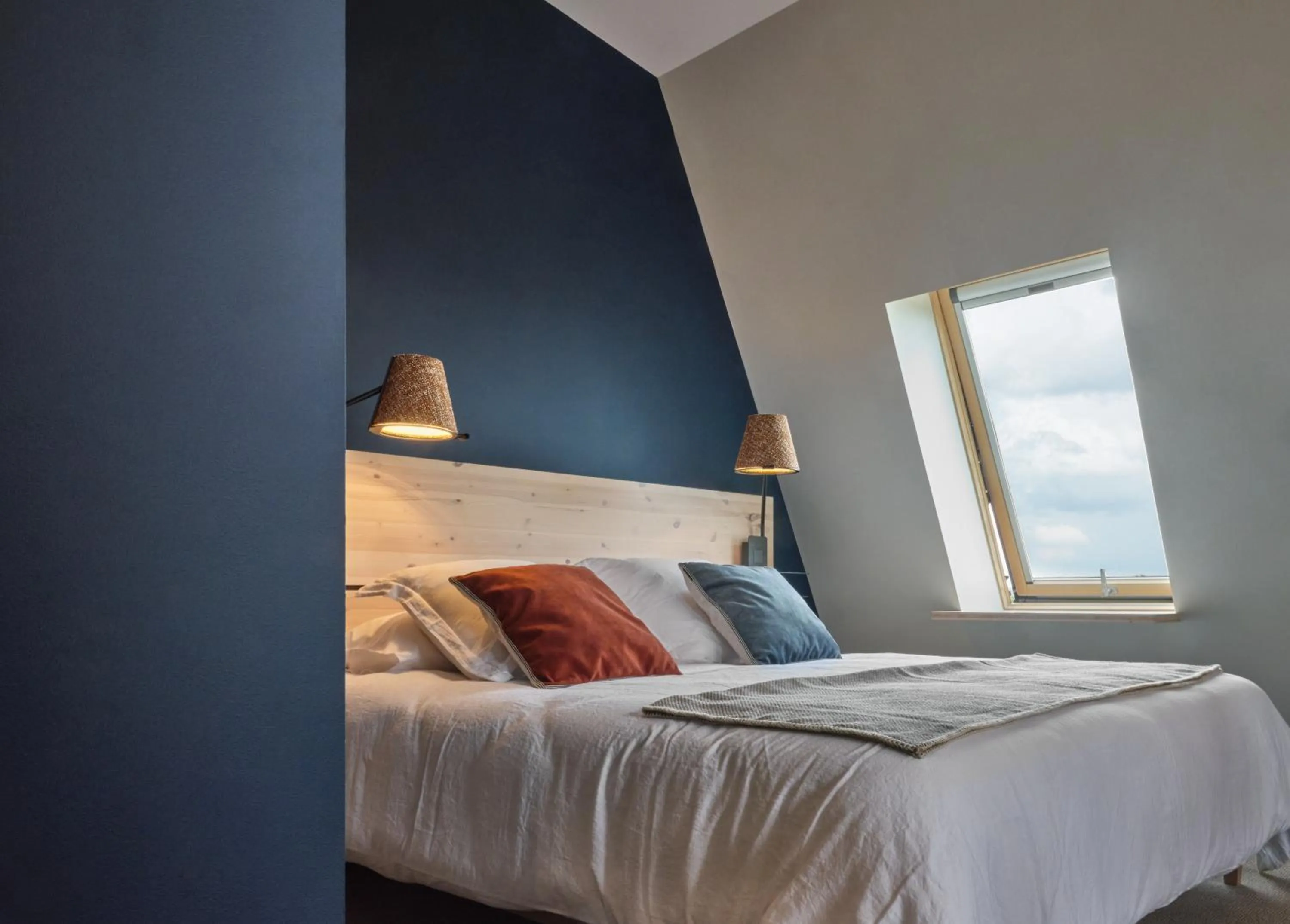 Bedroom, Bed in BERCAIL