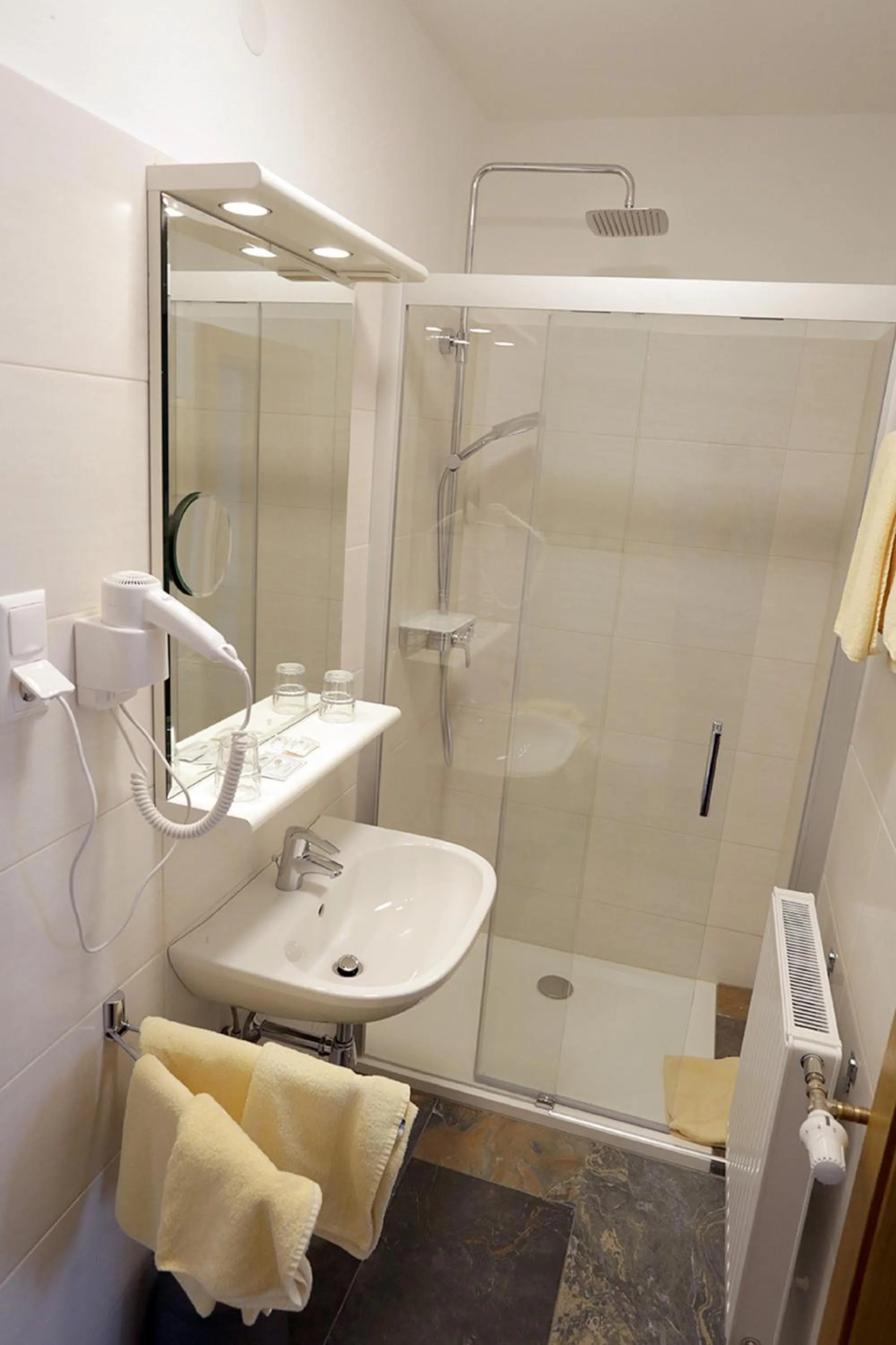 Bathroom in Pesentheinerhof