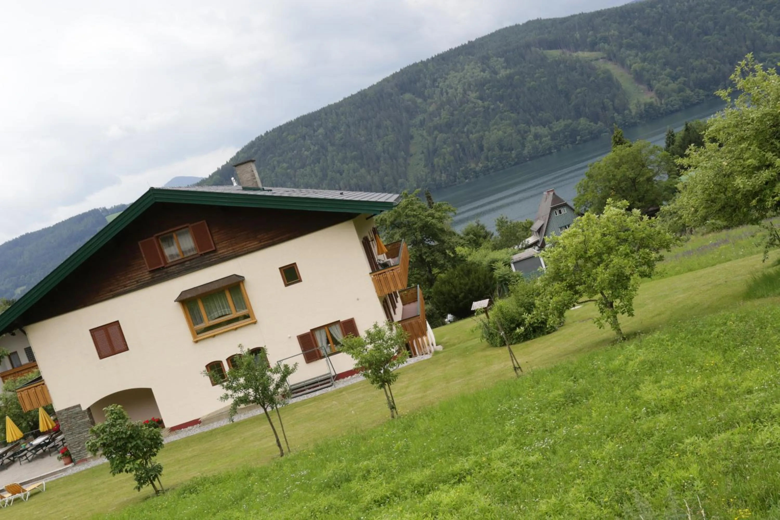 Property building in Pesentheinerhof