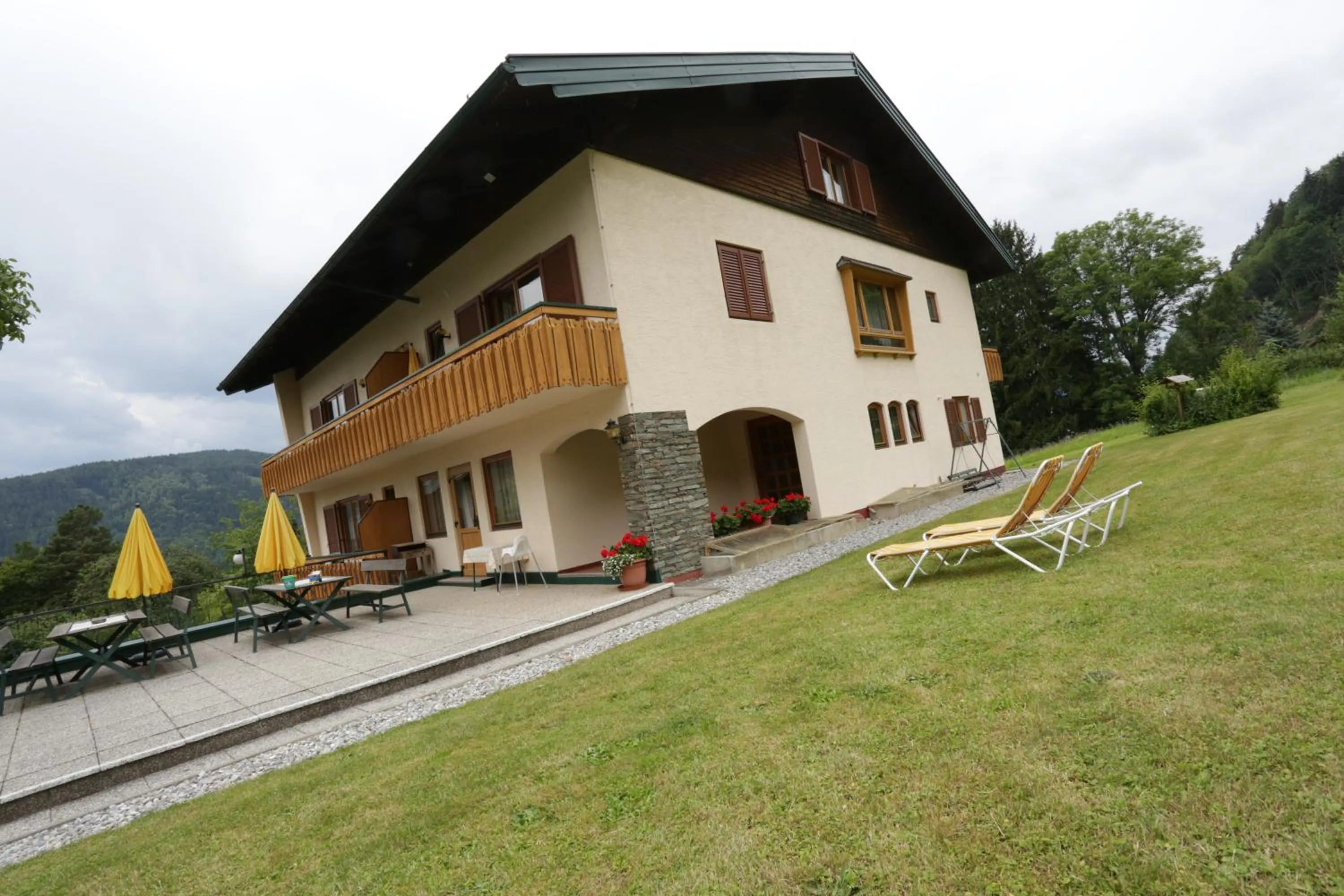 Property building in Pesentheinerhof