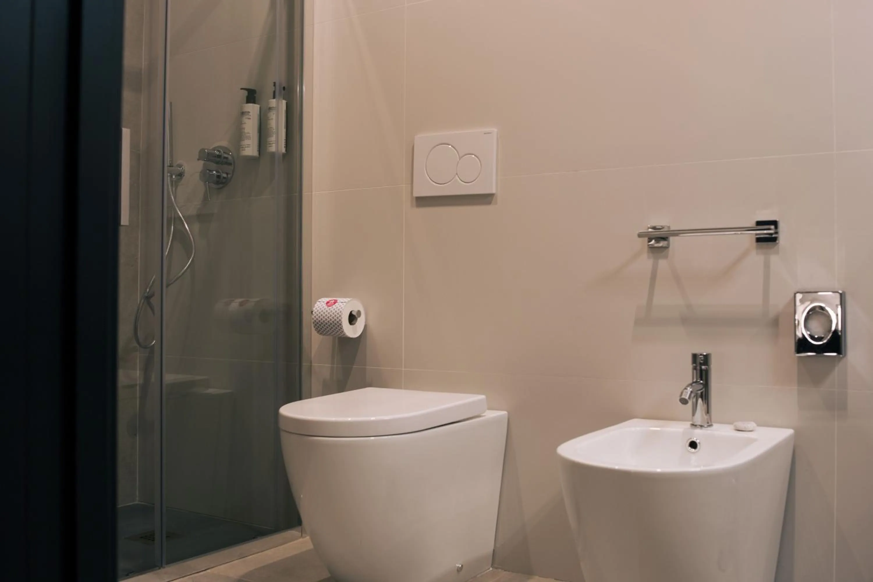 Shower in Arryvo Hotel