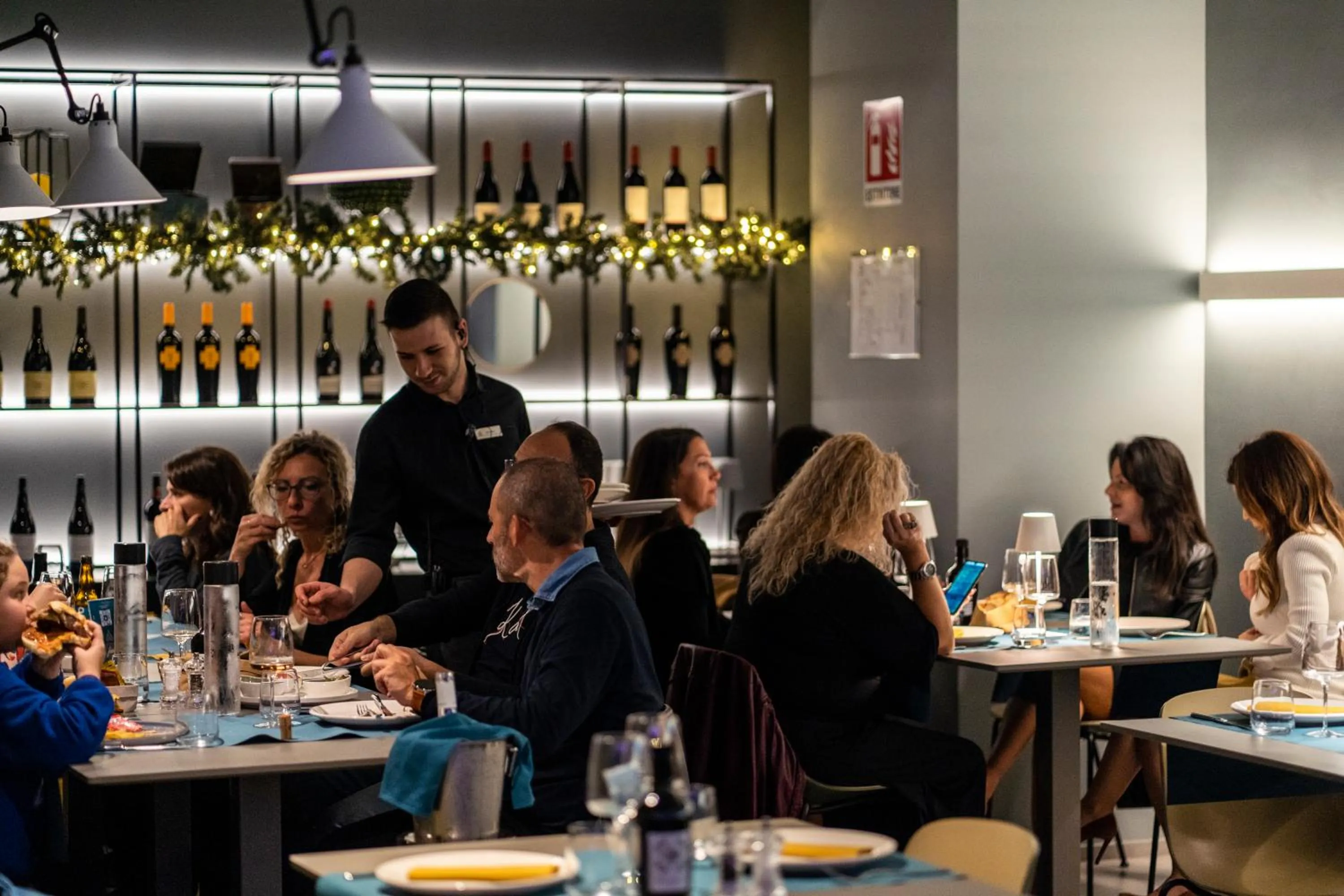 Restaurant/places to eat in Arryvo Hotel