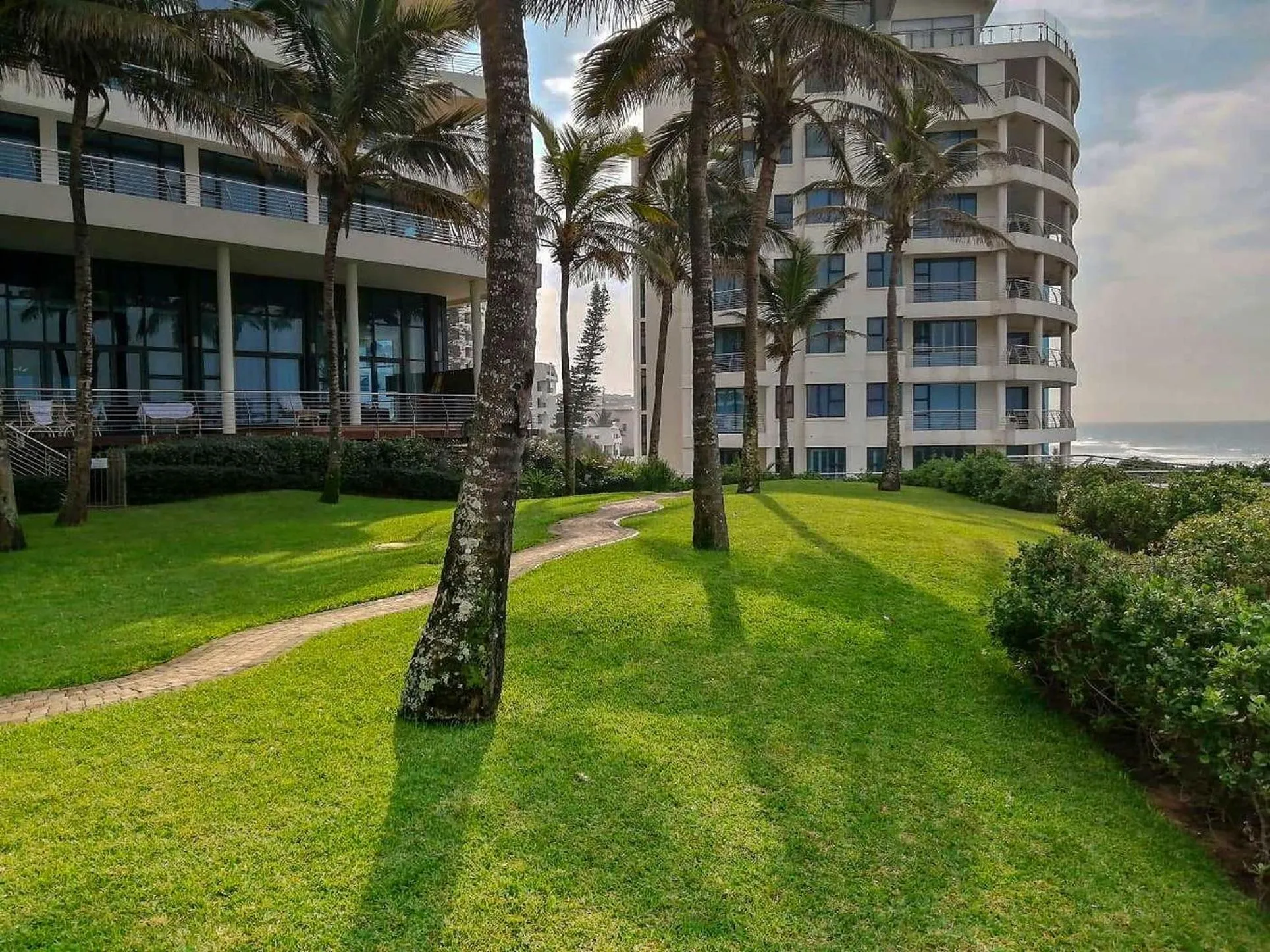 Garden in The Pearls, Apartment Dawn by Top Destinations Rentals