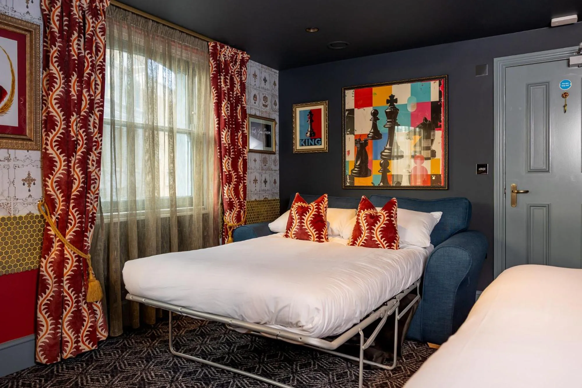 Bed in The Kings Arms Pub & Boutique Rooms