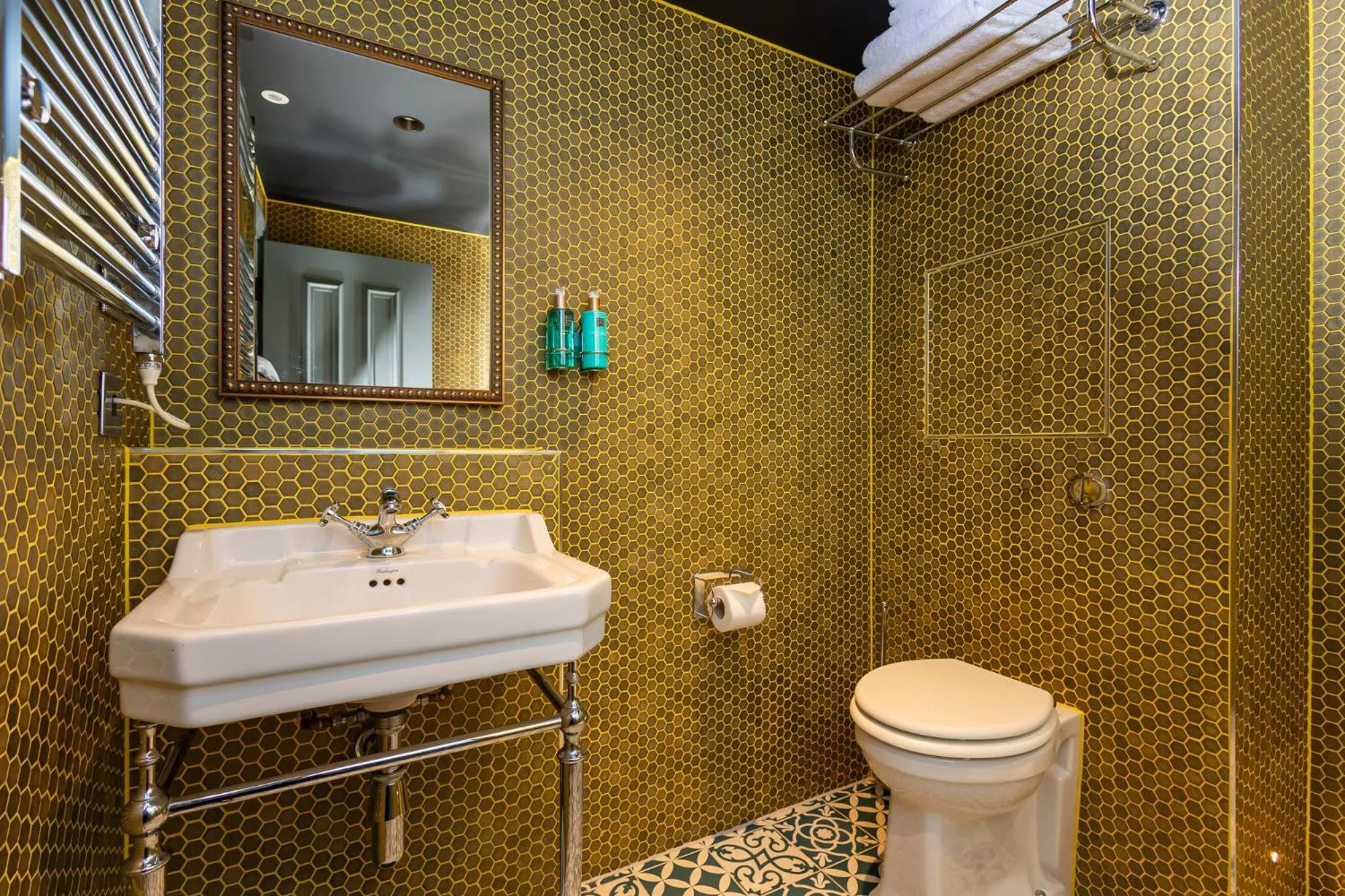Bathroom in The Kings Arms Pub & Boutique Rooms