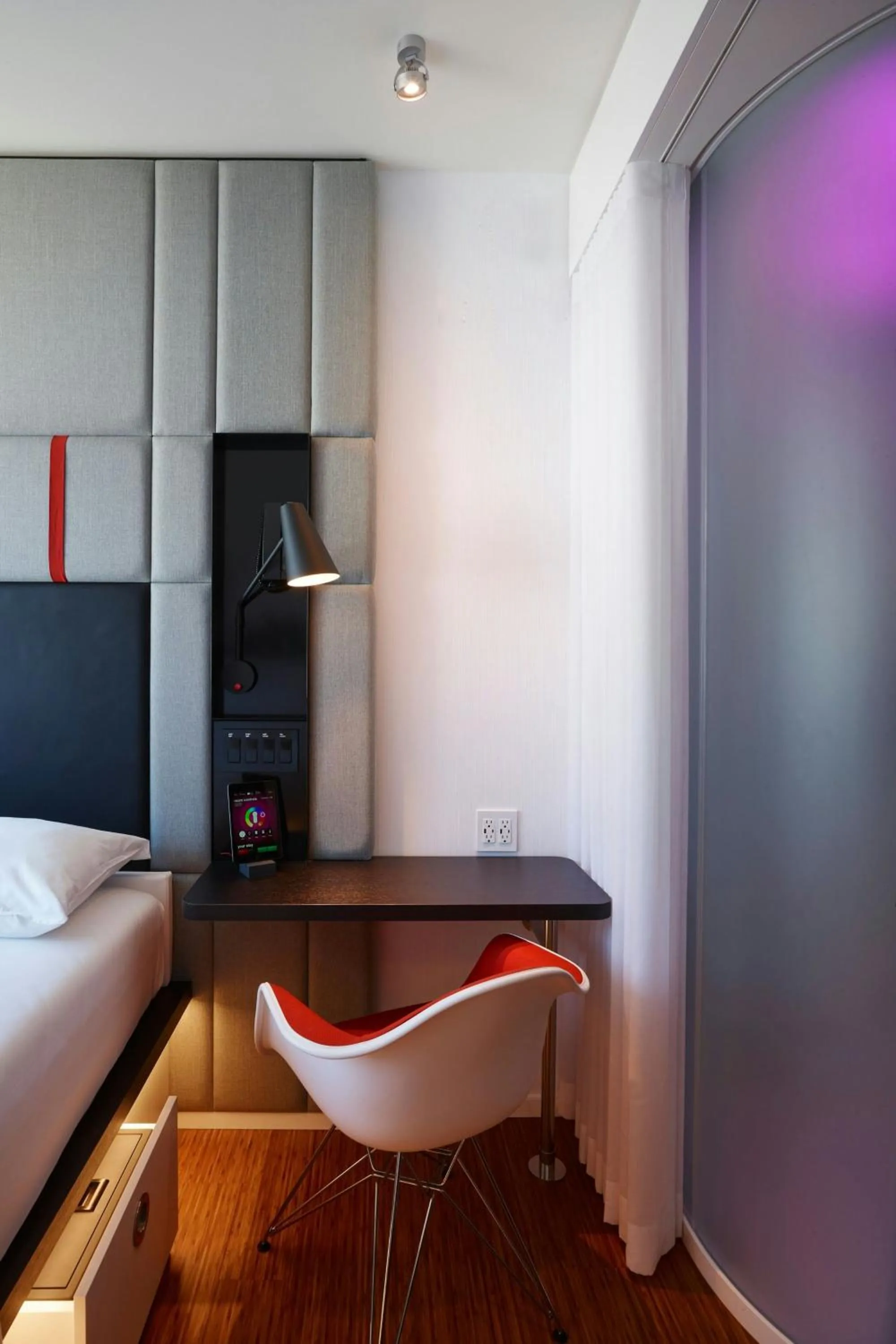 Bedroom, Bed in citizenM San Francisco Union Square