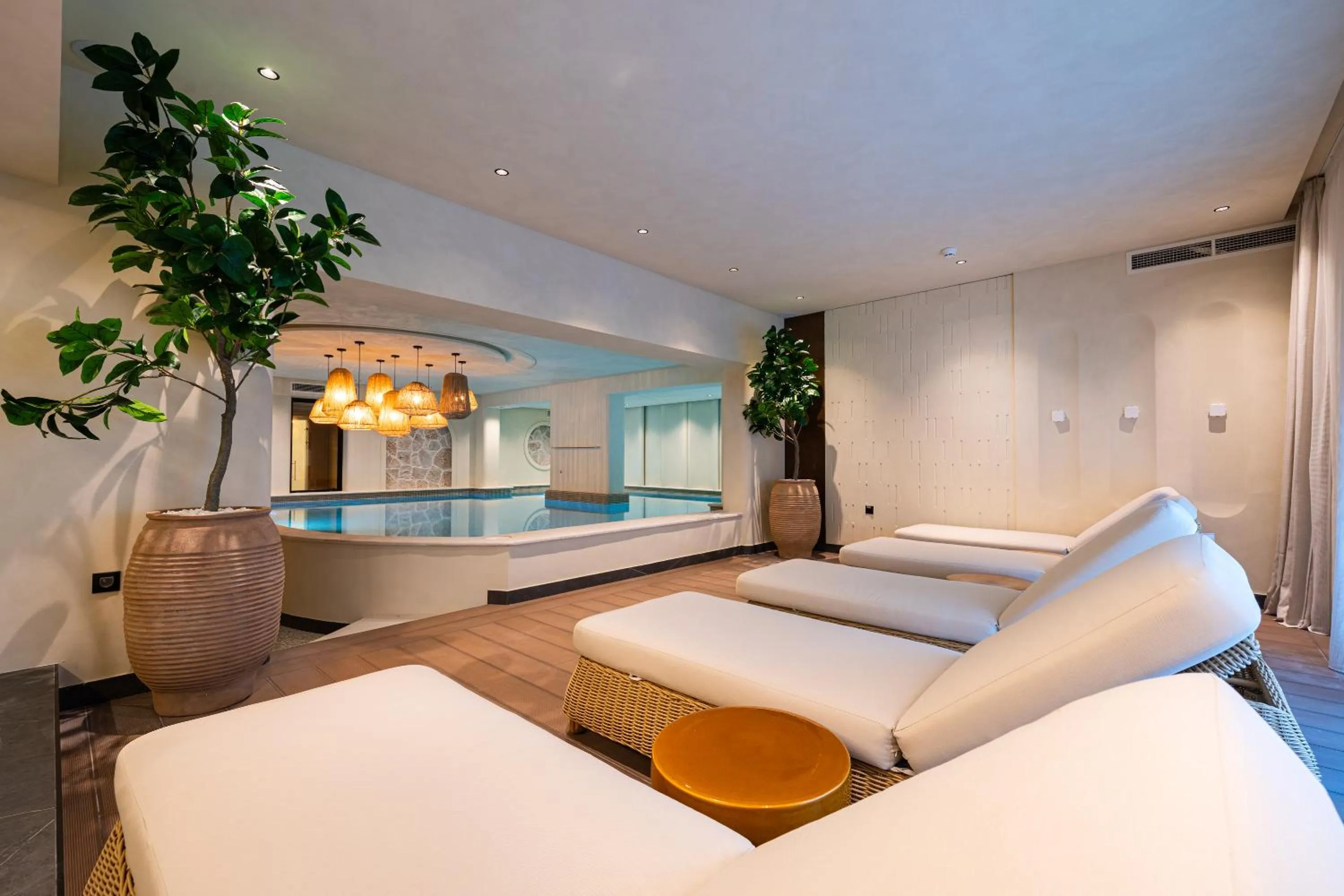 Swimming pool, Bed in Hotel Palazzo del Mare - Essenza