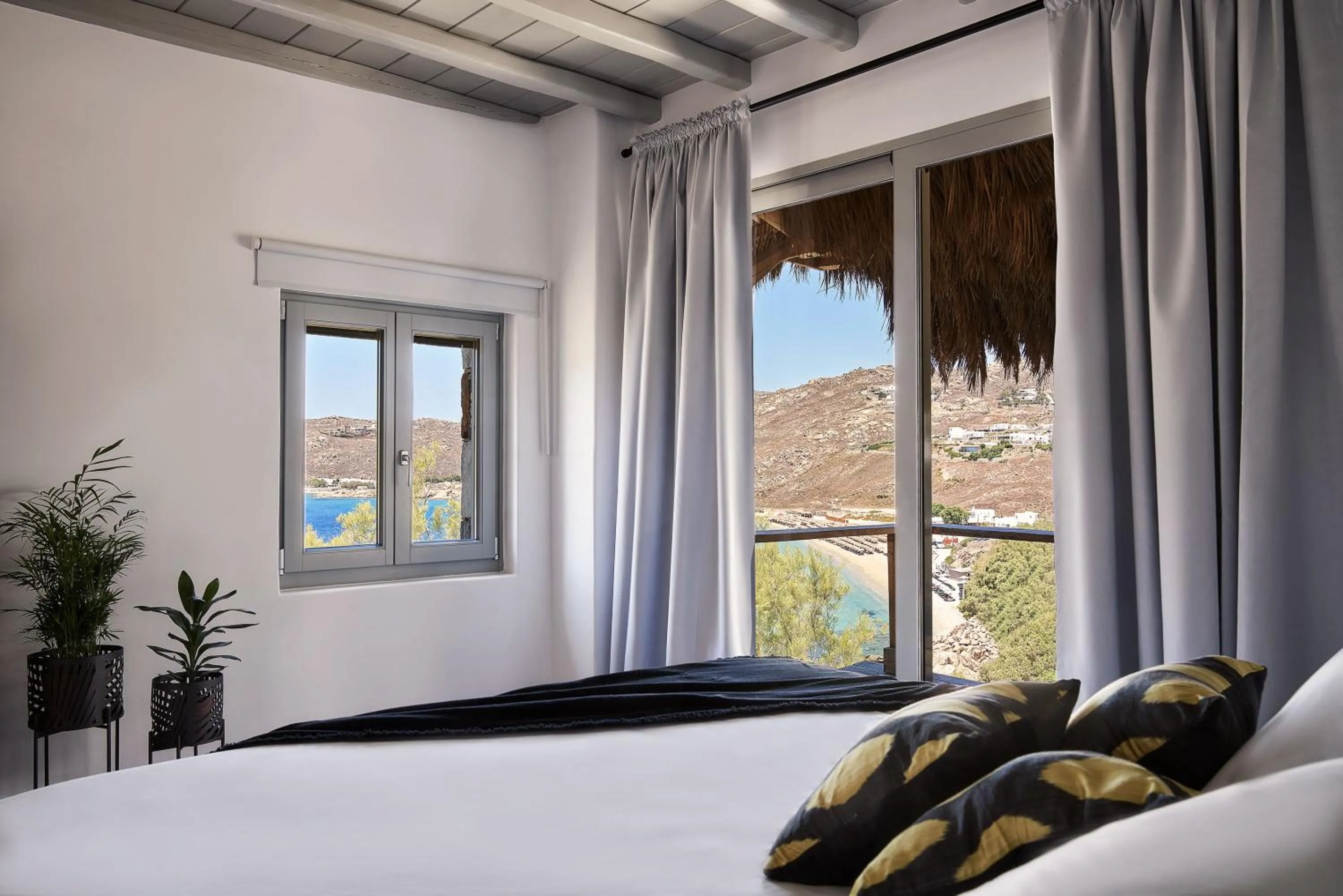 Open Plan Sea View House in Boheme Beach Houses
