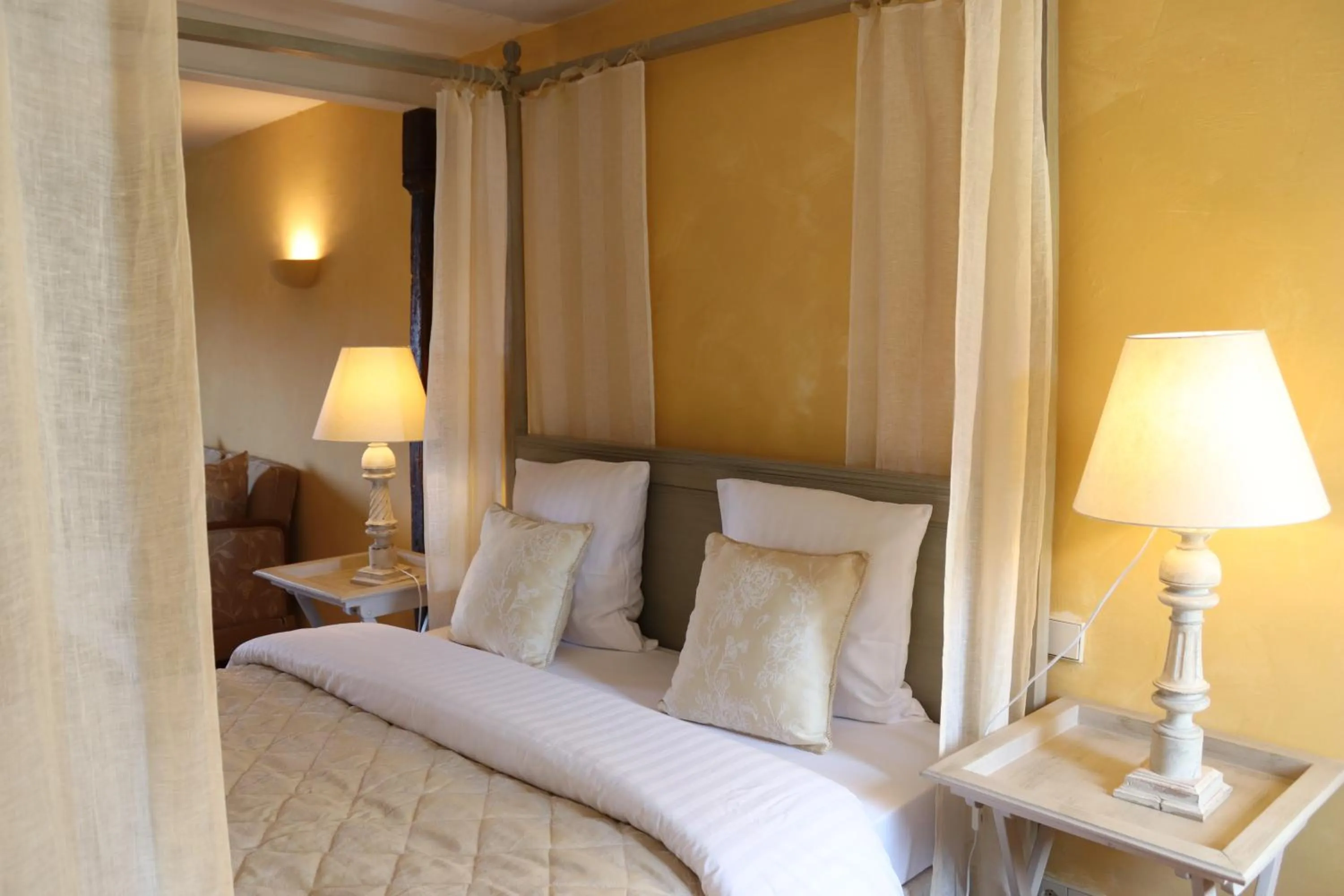 Bed in Hotel de Charme 'zum Schiff'