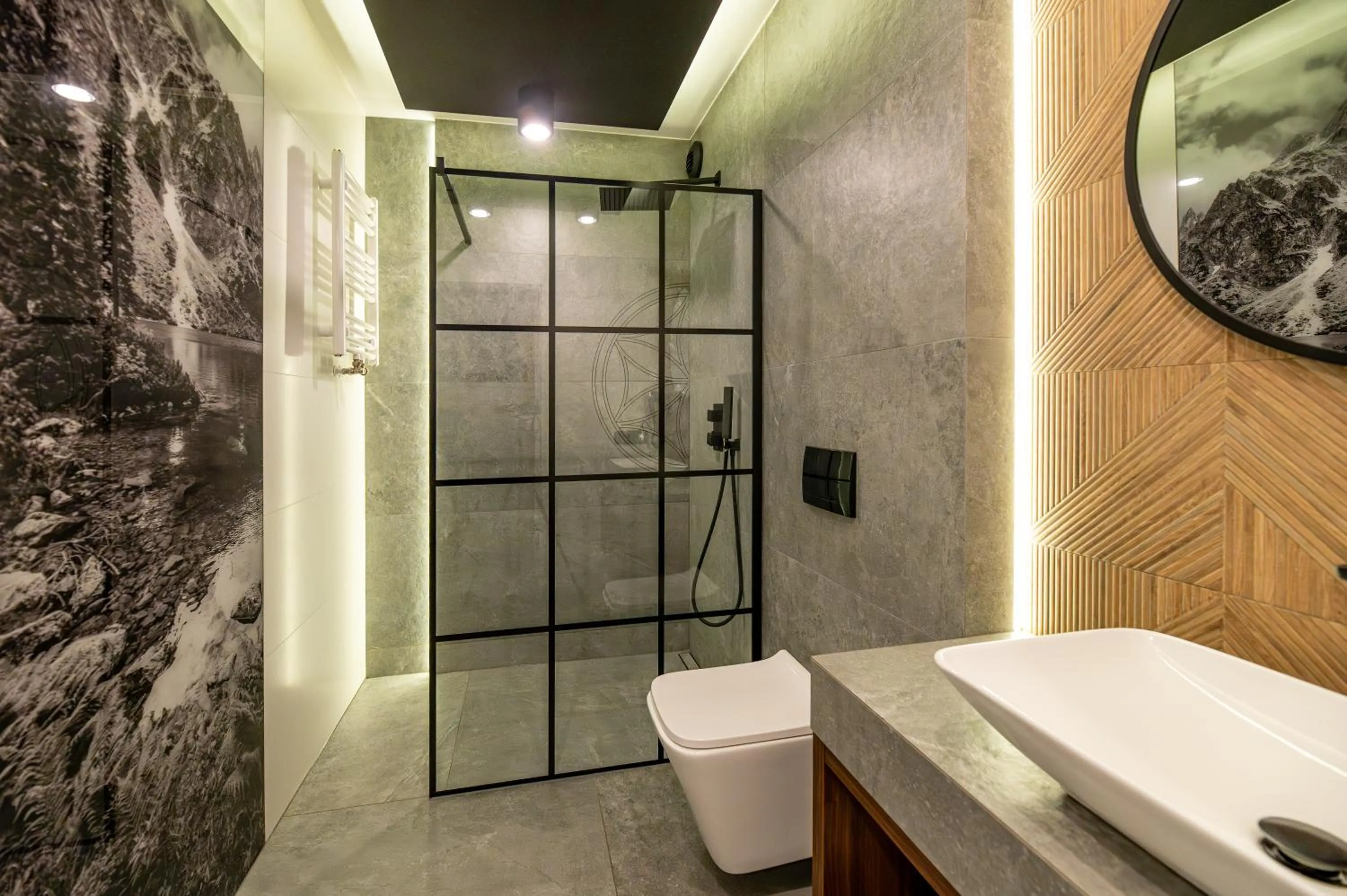 Shower in Tatra Square Apartments