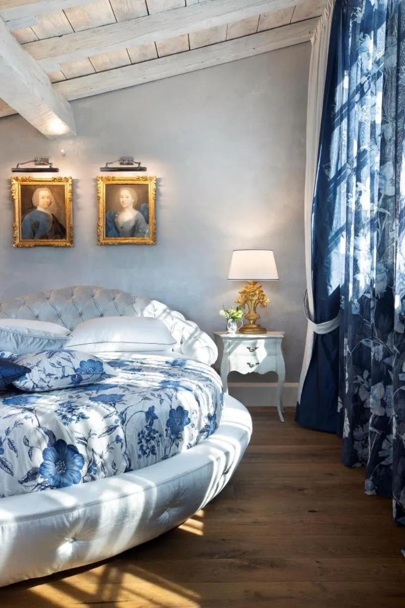 Bed in Antica Dimora Desenzano